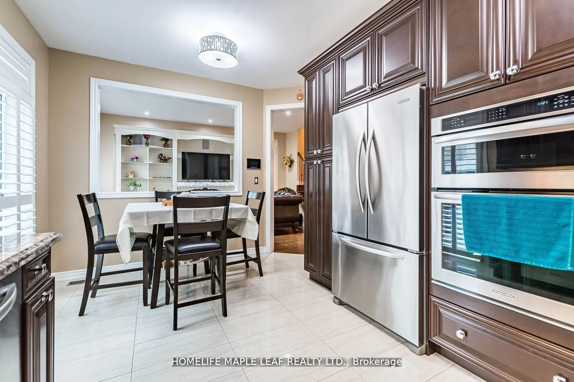 34 JOLANA Crescent