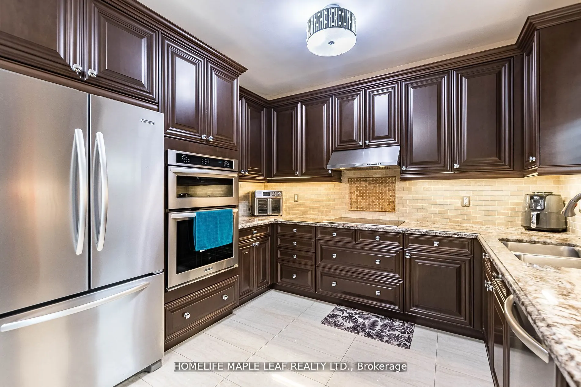 34 JOLANA Crescent