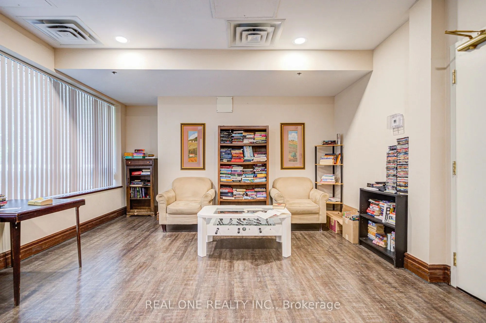 15 Michael Power Place, #1507