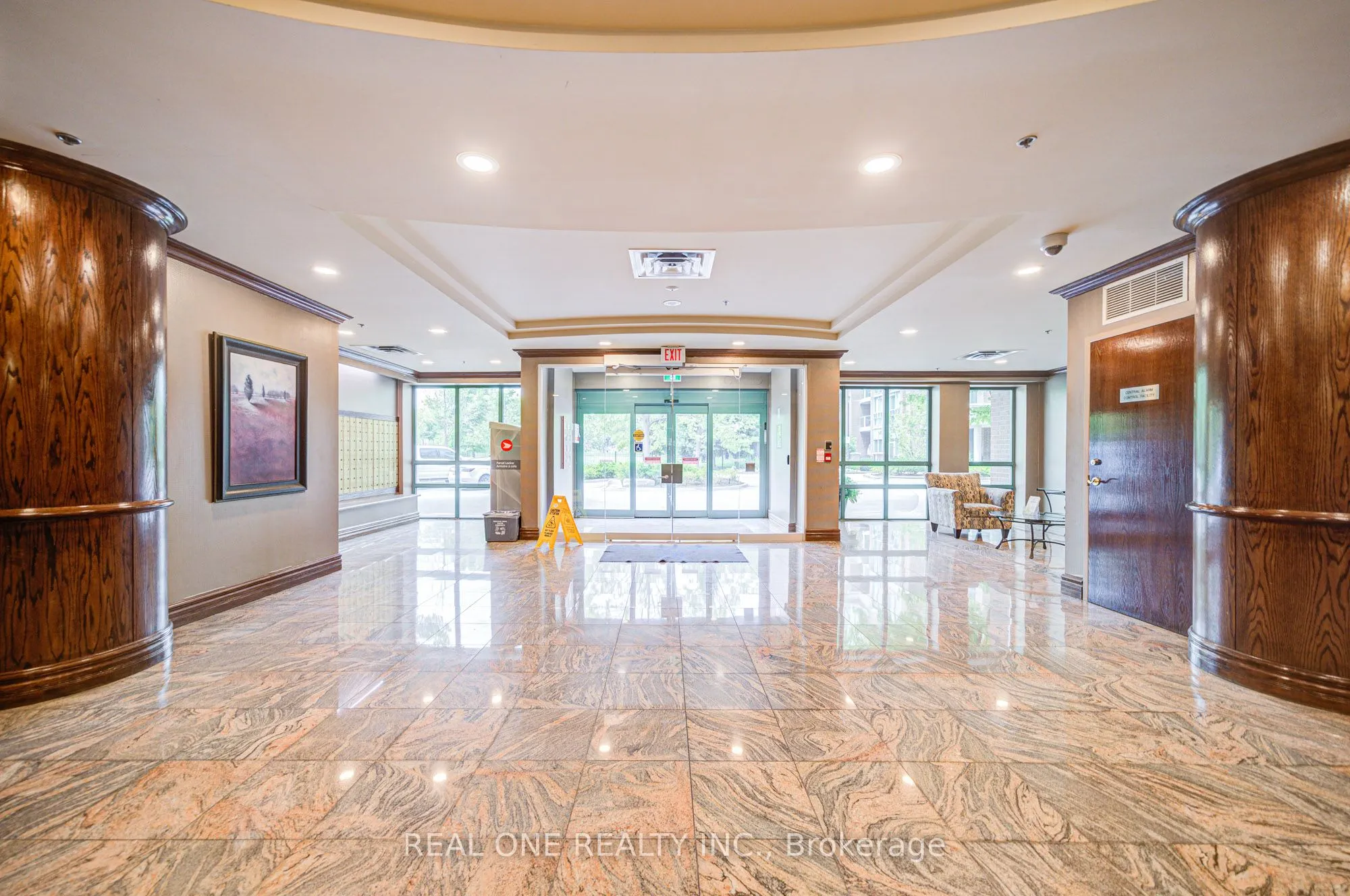 15 Michael Power Place, #1507