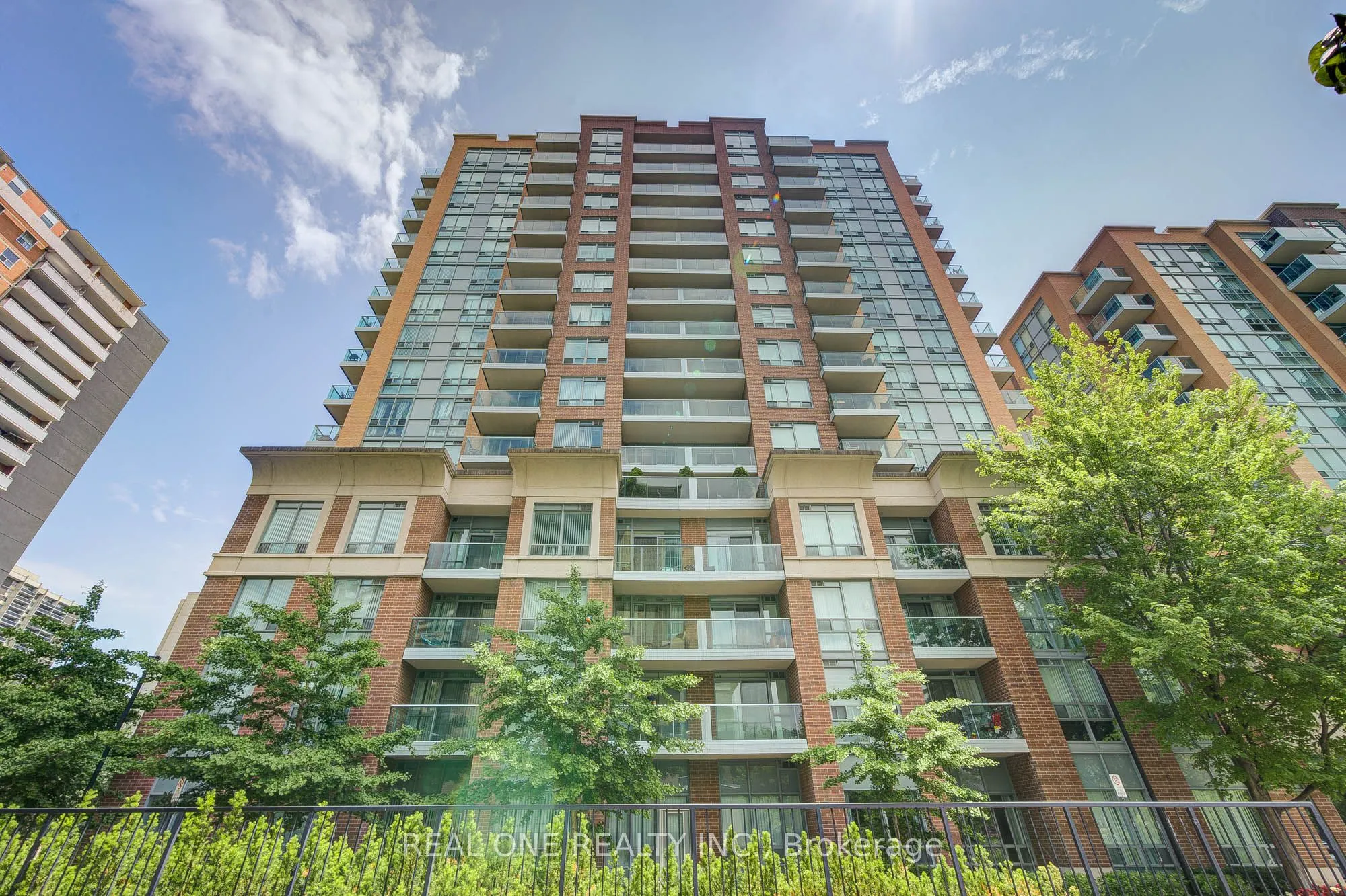 15 Michael Power Place, #1507