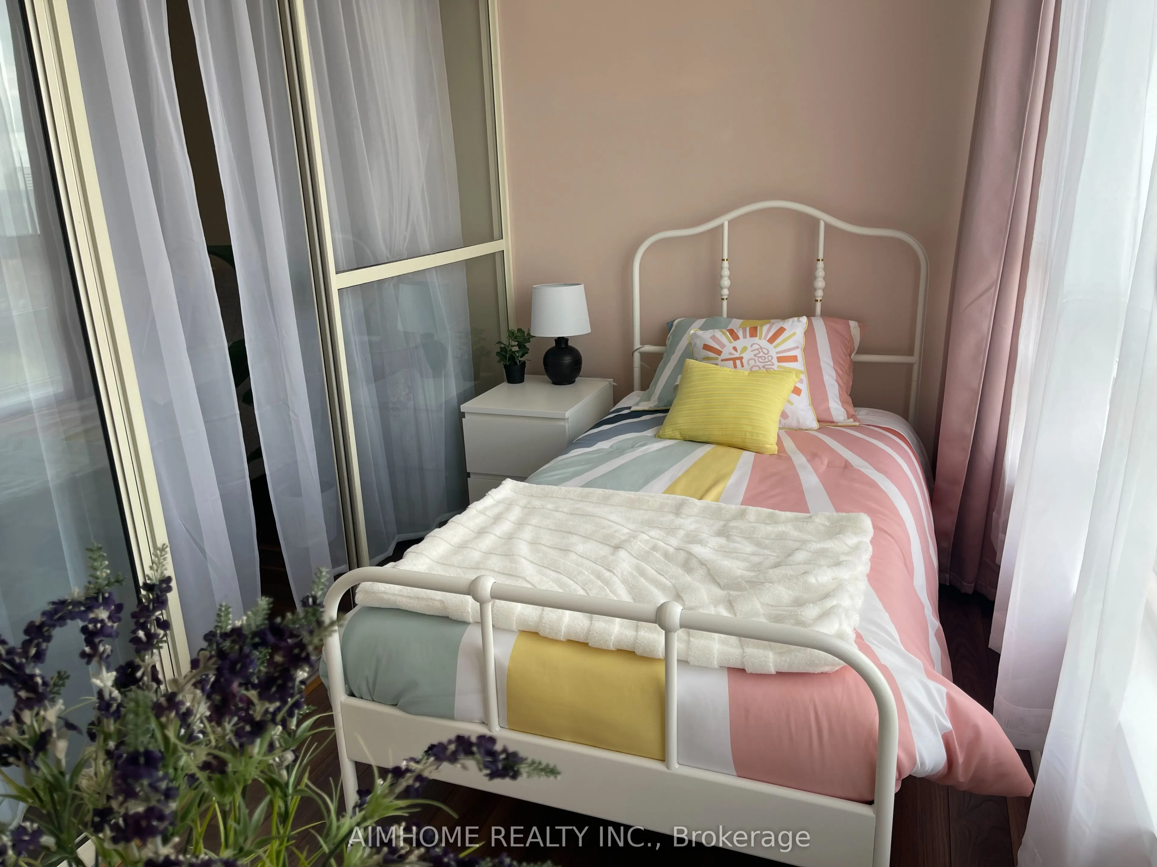 75 King Street E, #1104