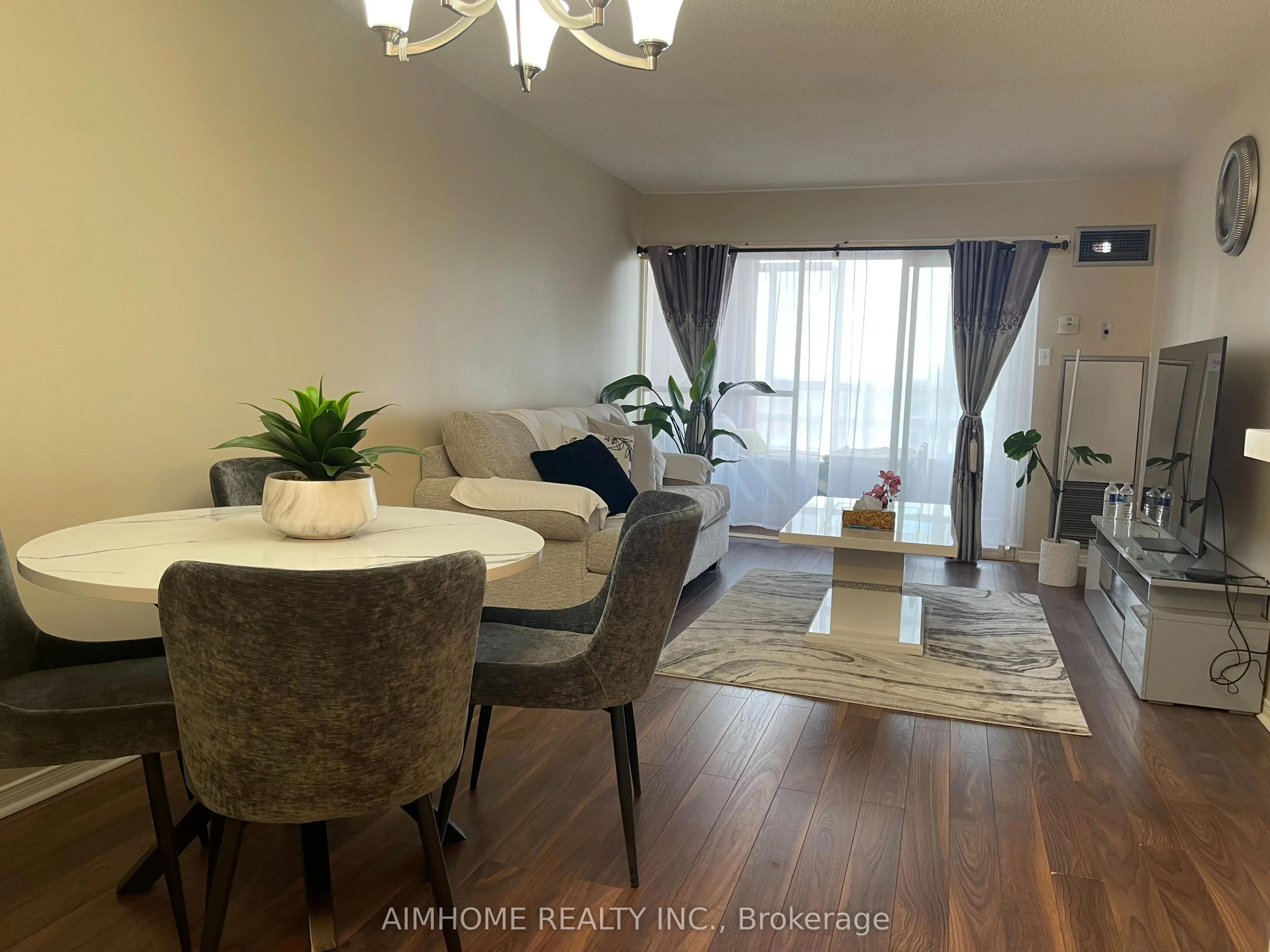 75 King Street E, #1104