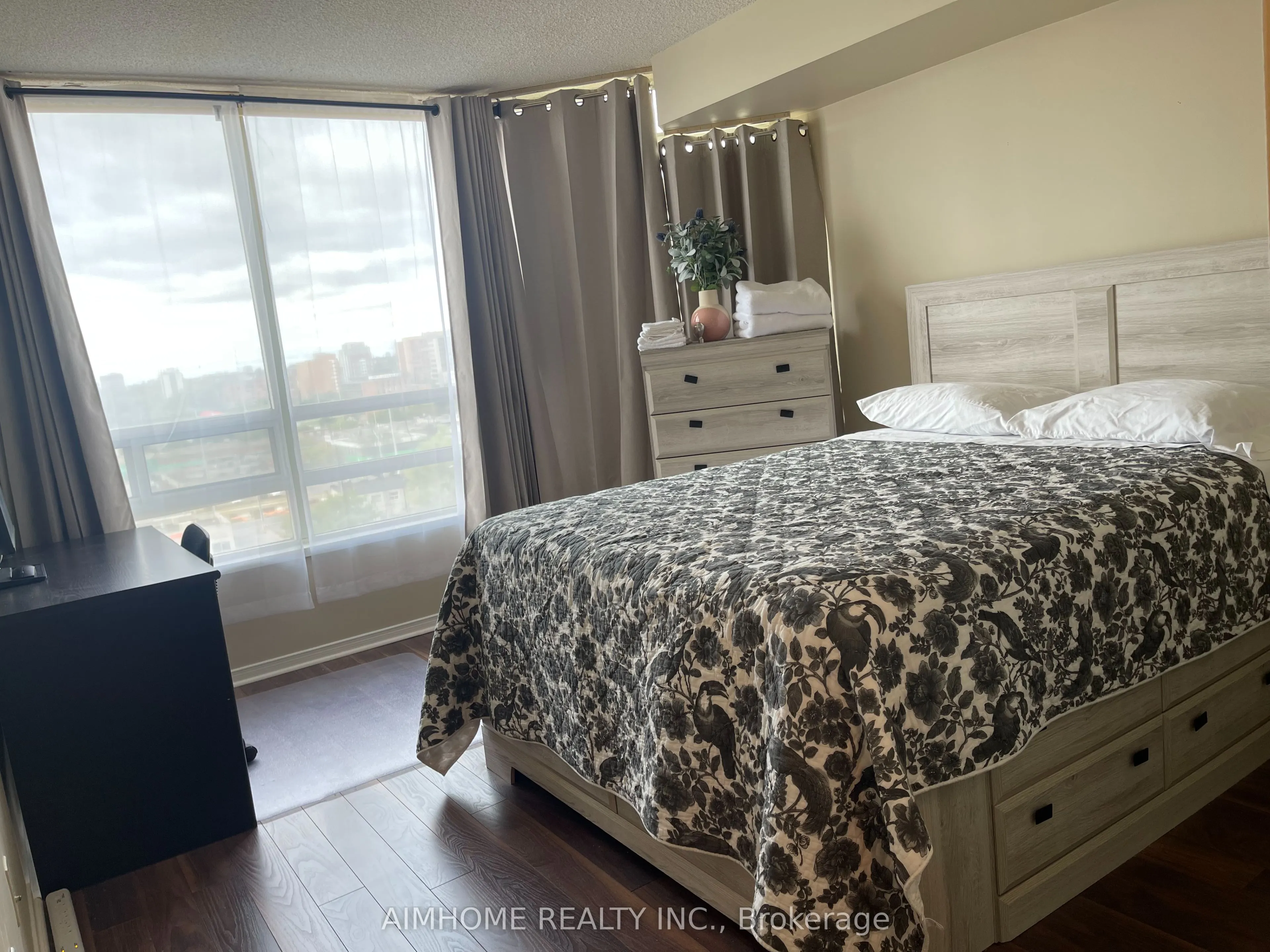 75 King Street E, #1104