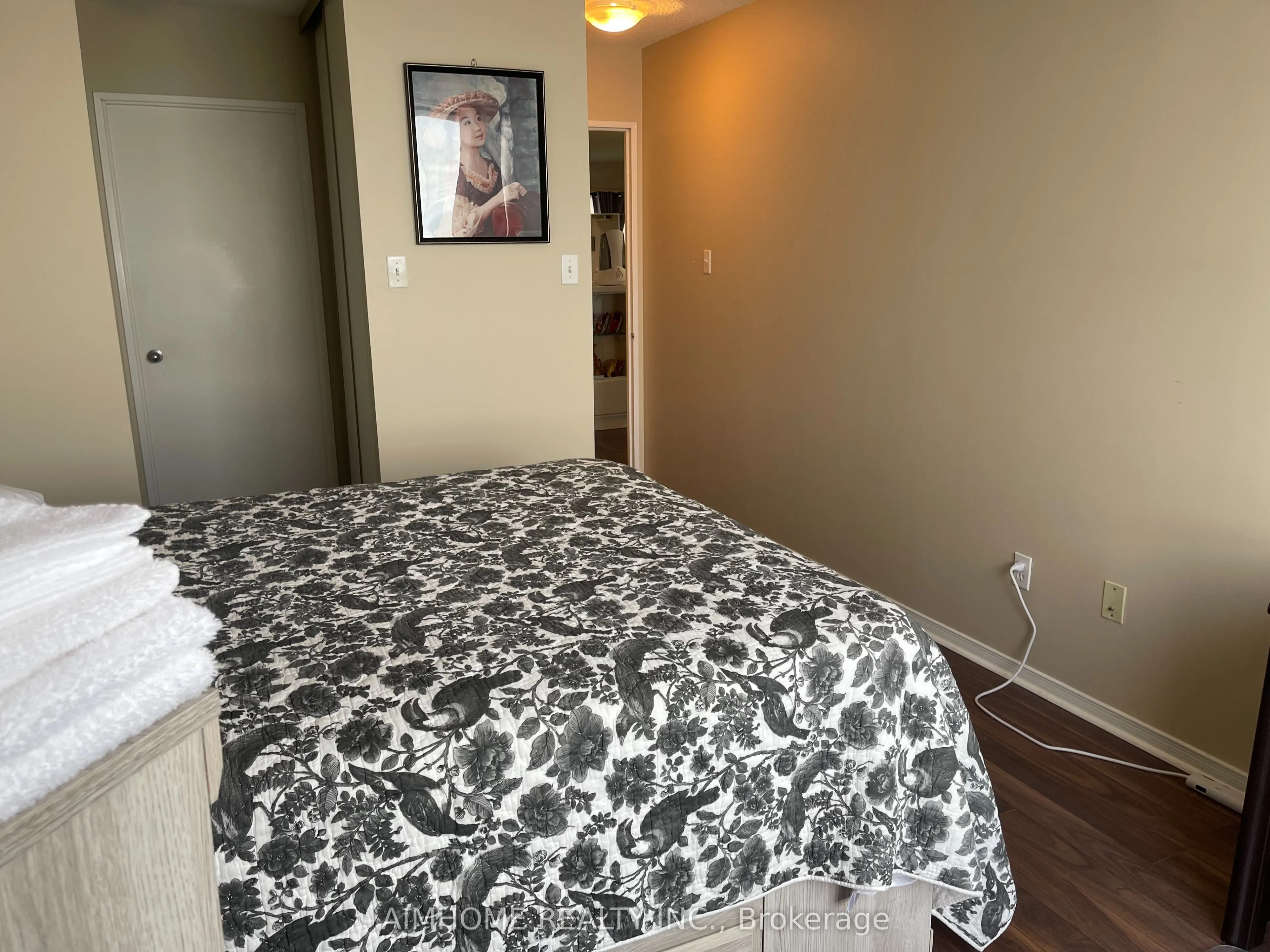 75 King Street E, #1104
