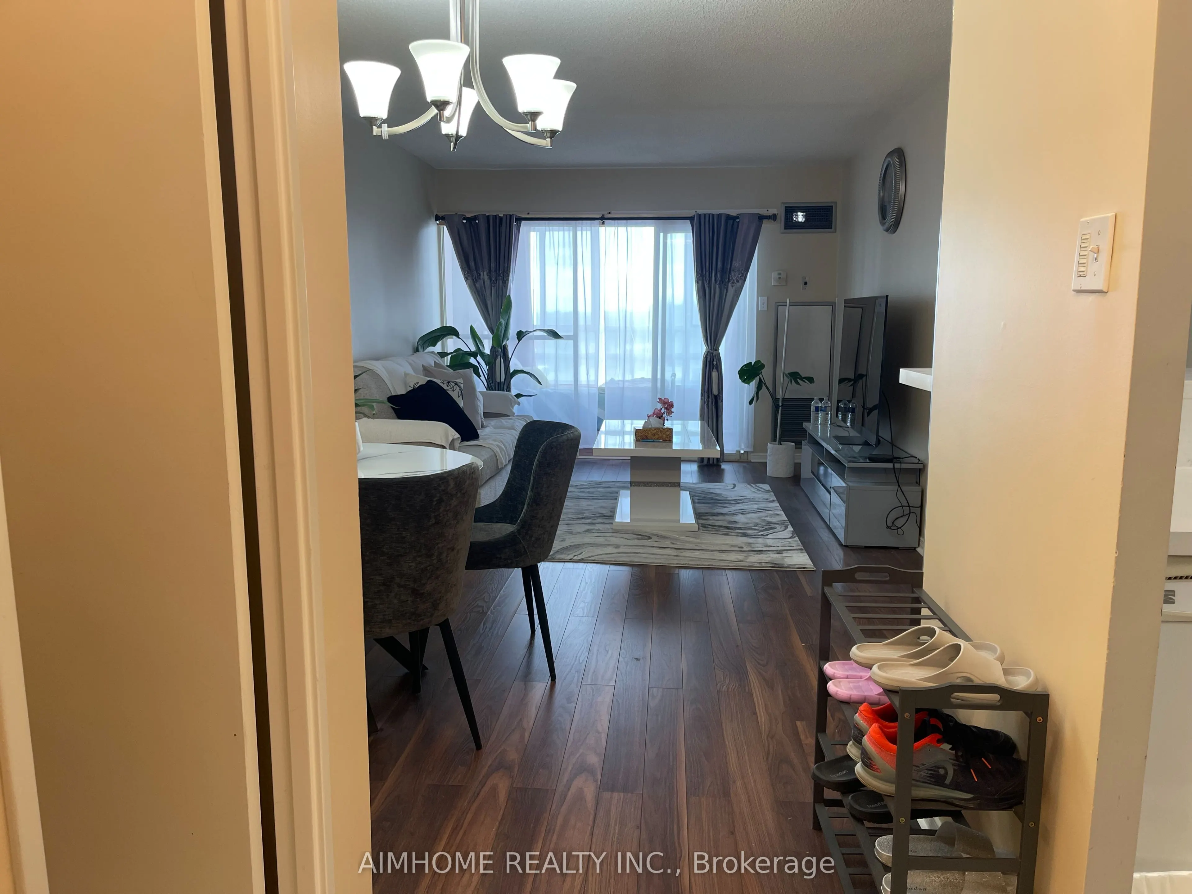 75 King Street E, #1104