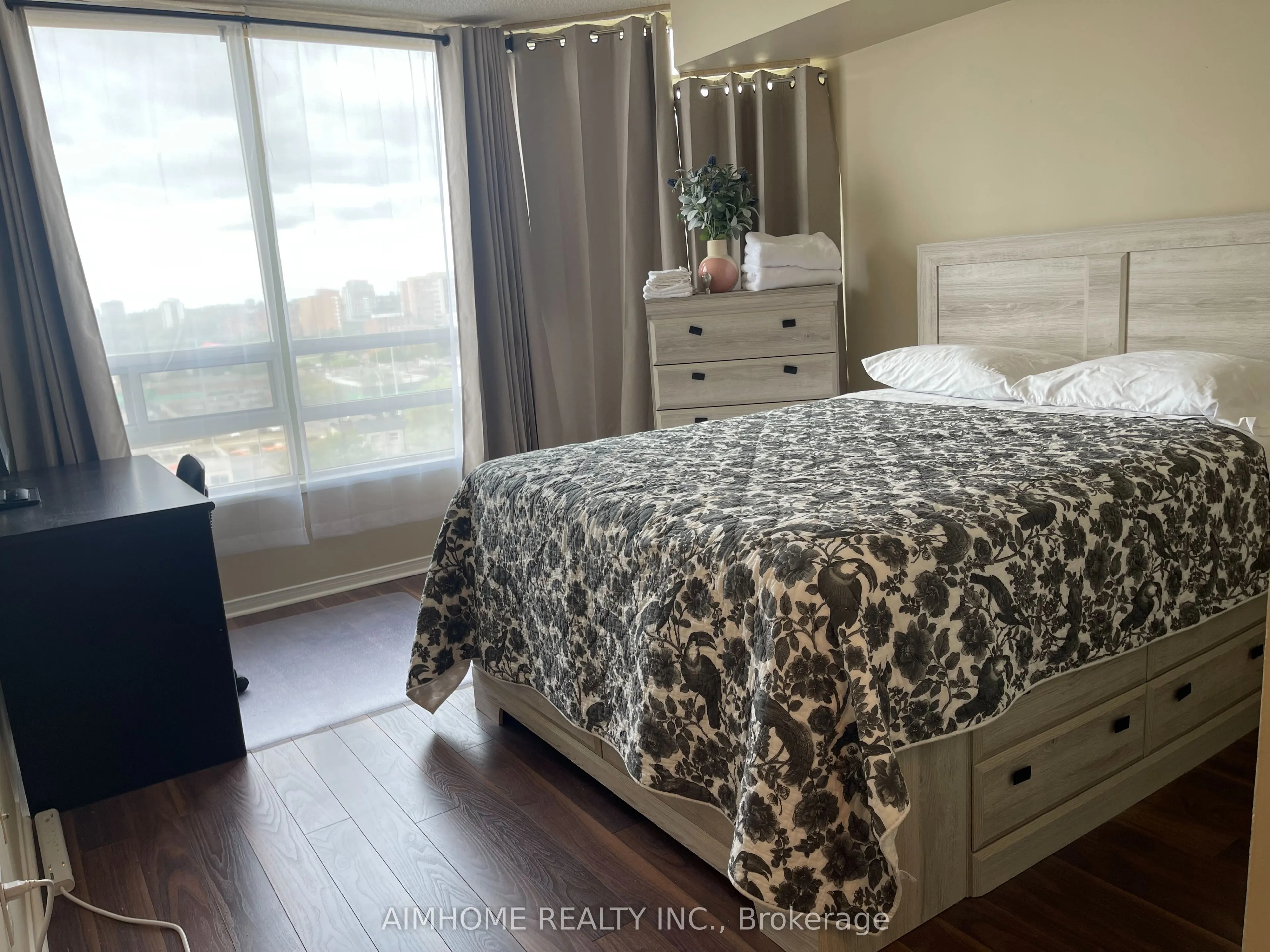 75 King Street E, #1104