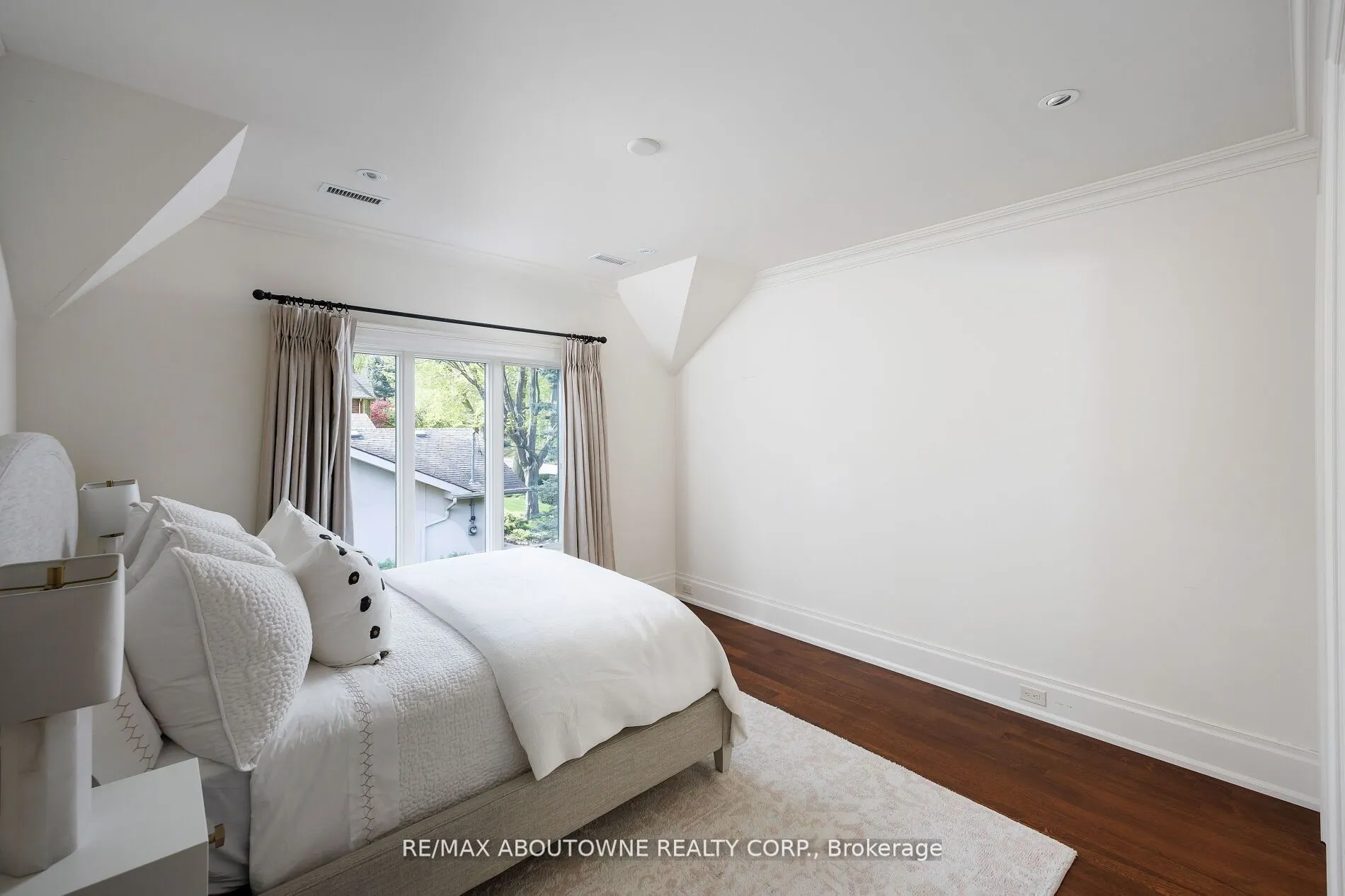 64 Brentwood Road