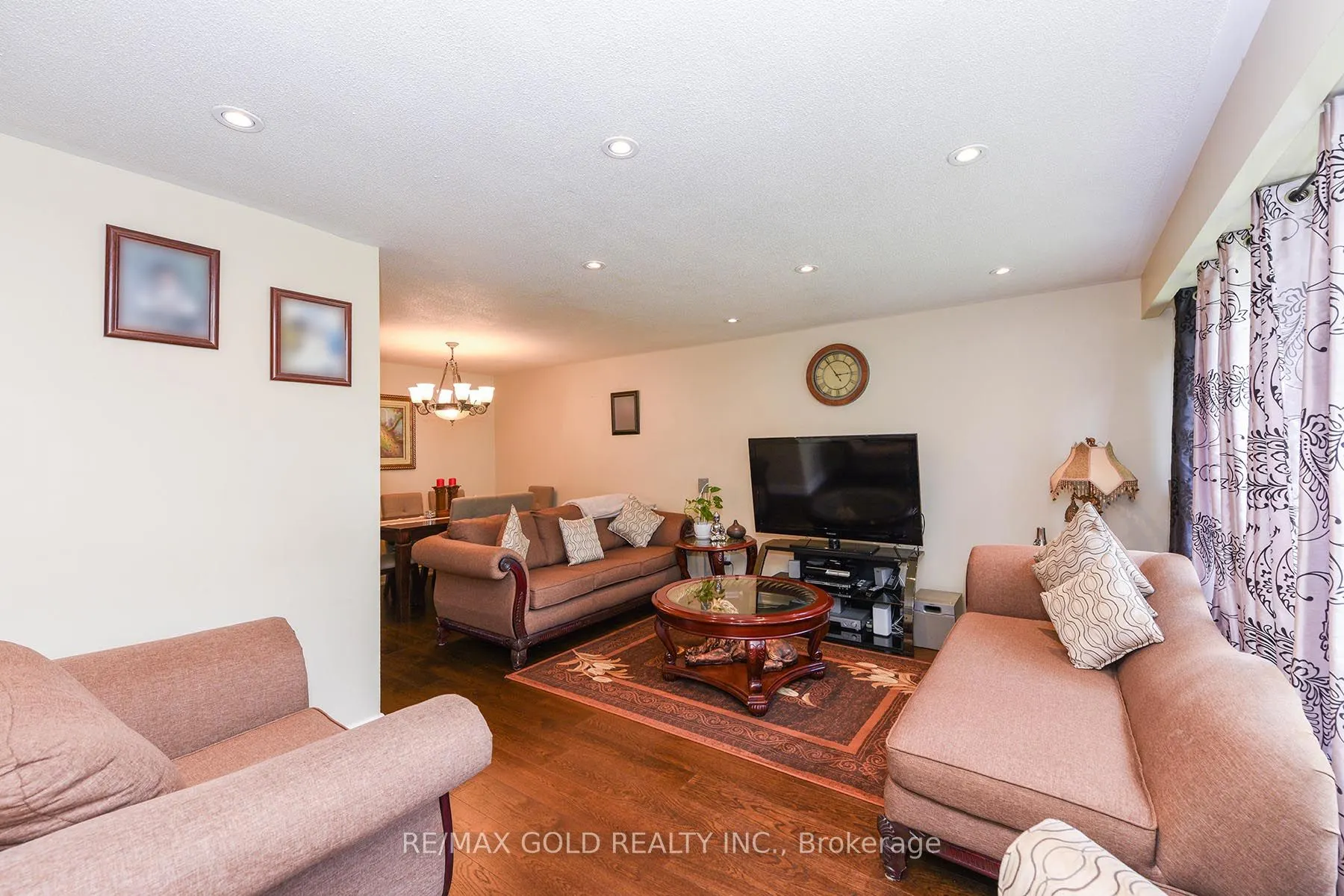3507 Laddie Crescent