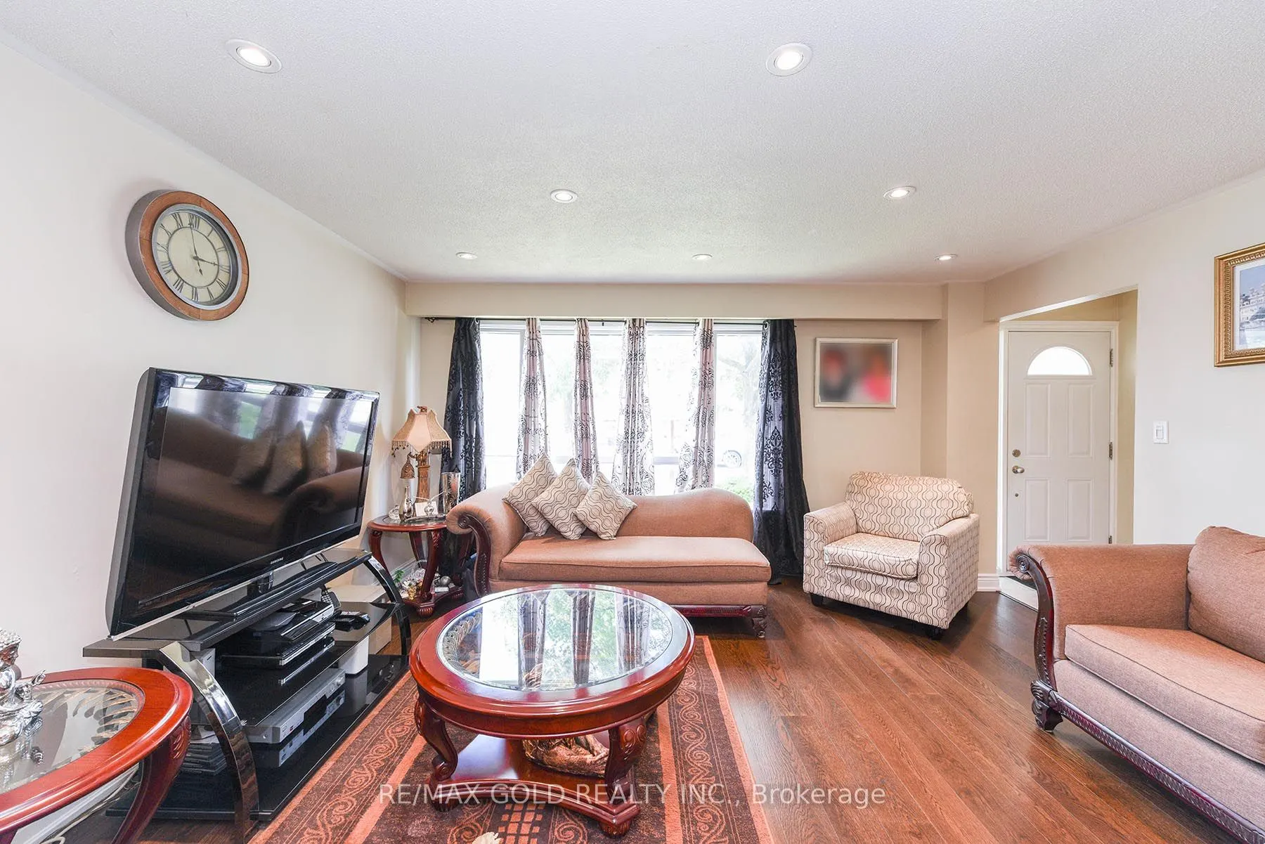 3507 Laddie Crescent