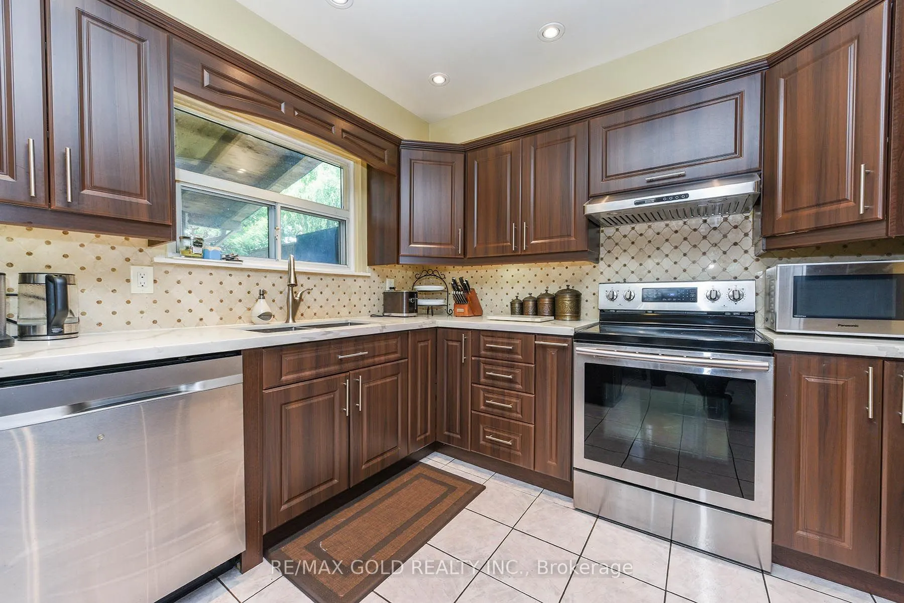 3507 Laddie Crescent