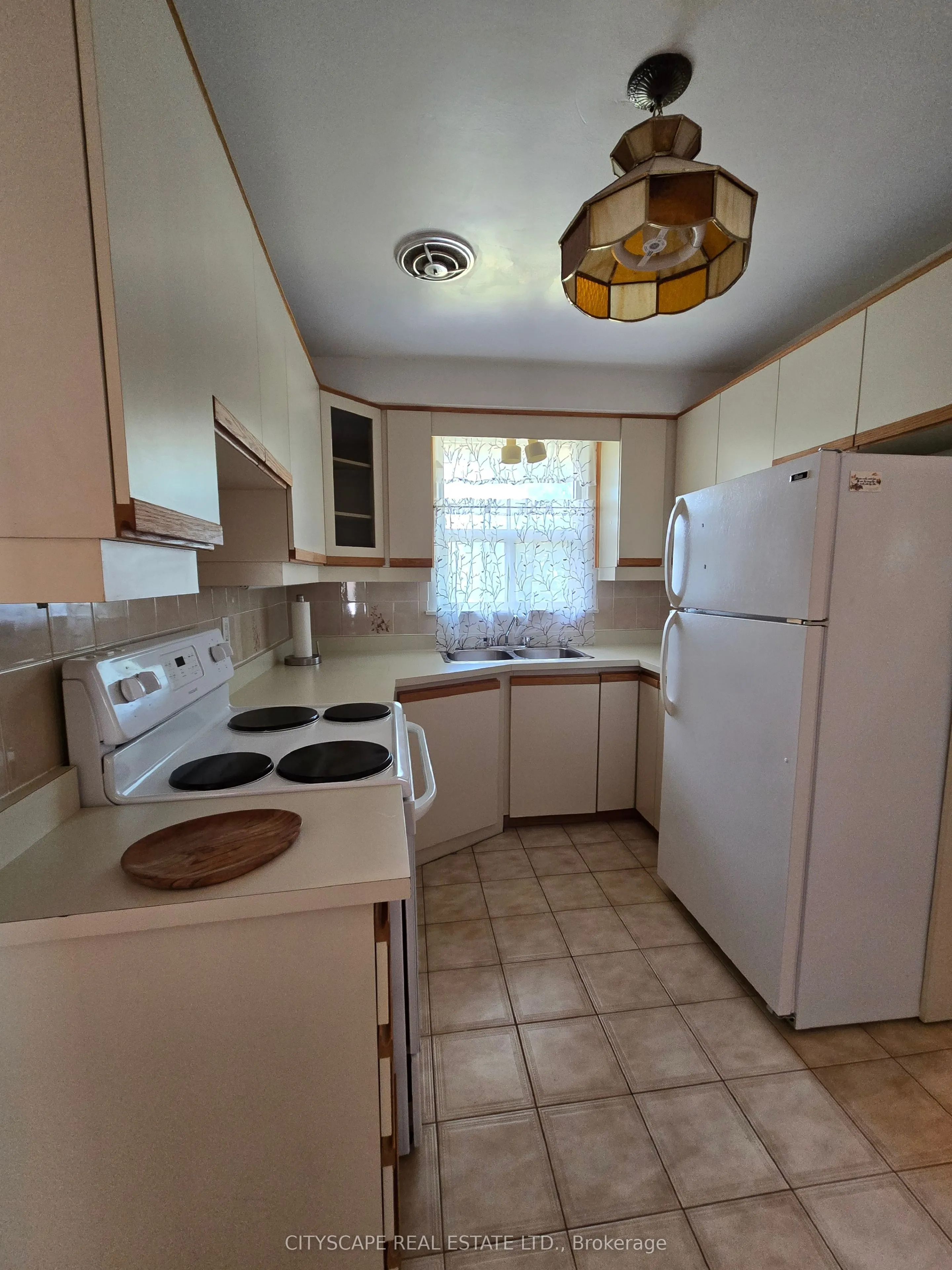1 Letchworth Crescent