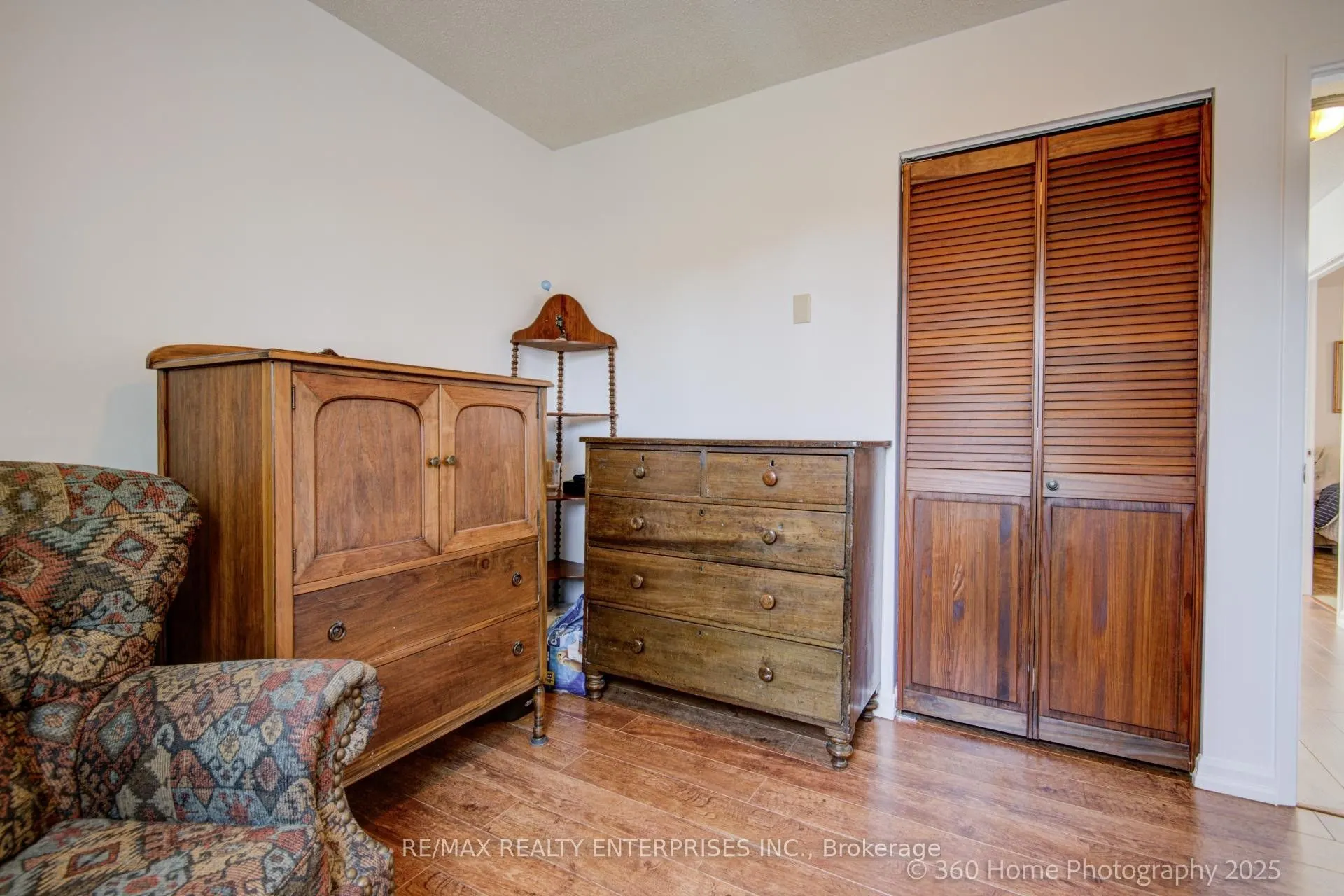 4425 Sawmill Valley Drive