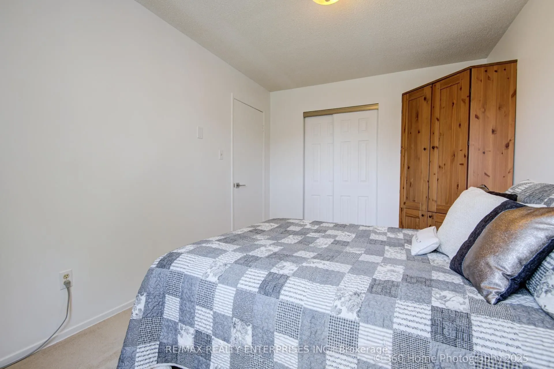4425 Sawmill Valley Drive