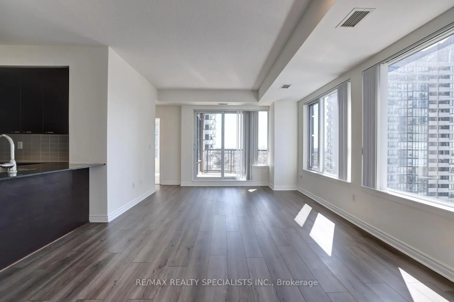 385 Prince Of Wales Drive, #1111
