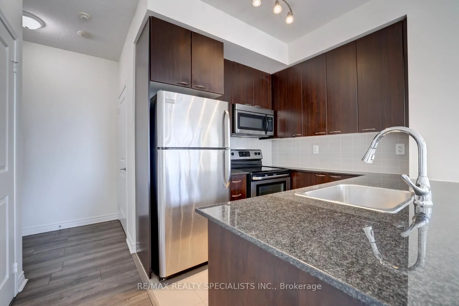 385 Prince Of Wales Drive, #1111