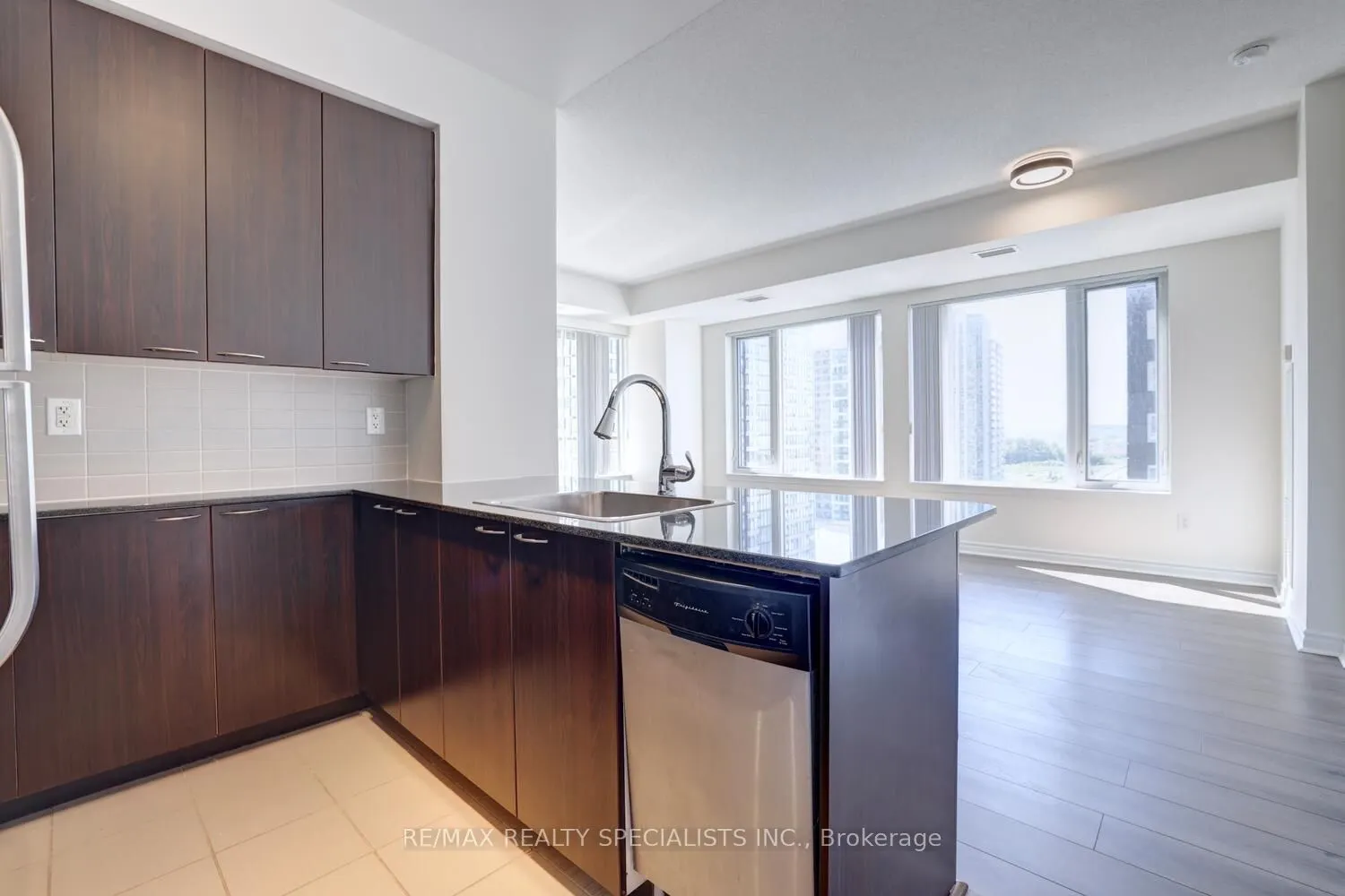 385 Prince Of Wales Drive, #1111