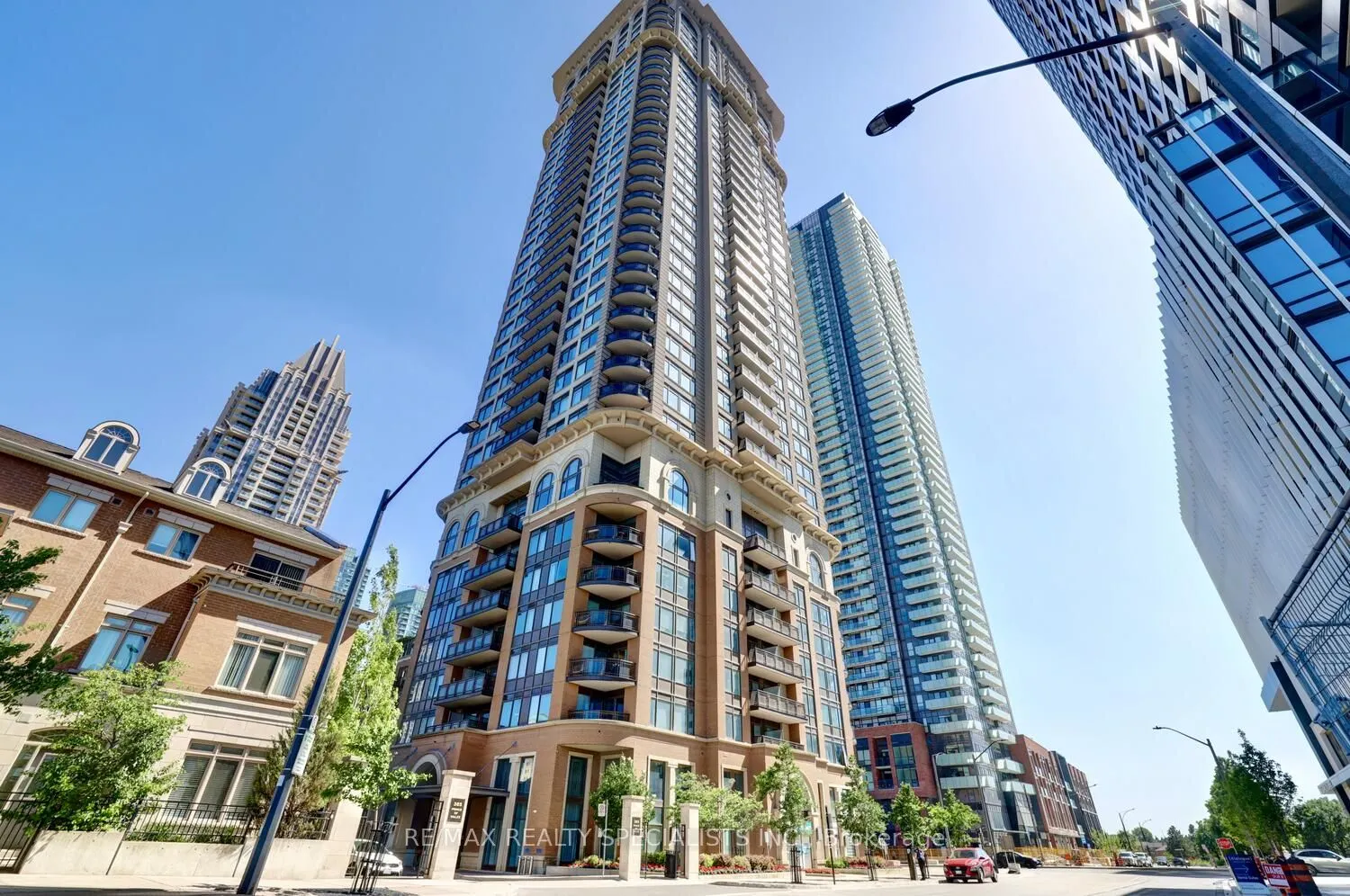 385 Prince Of Wales Drive, #1111