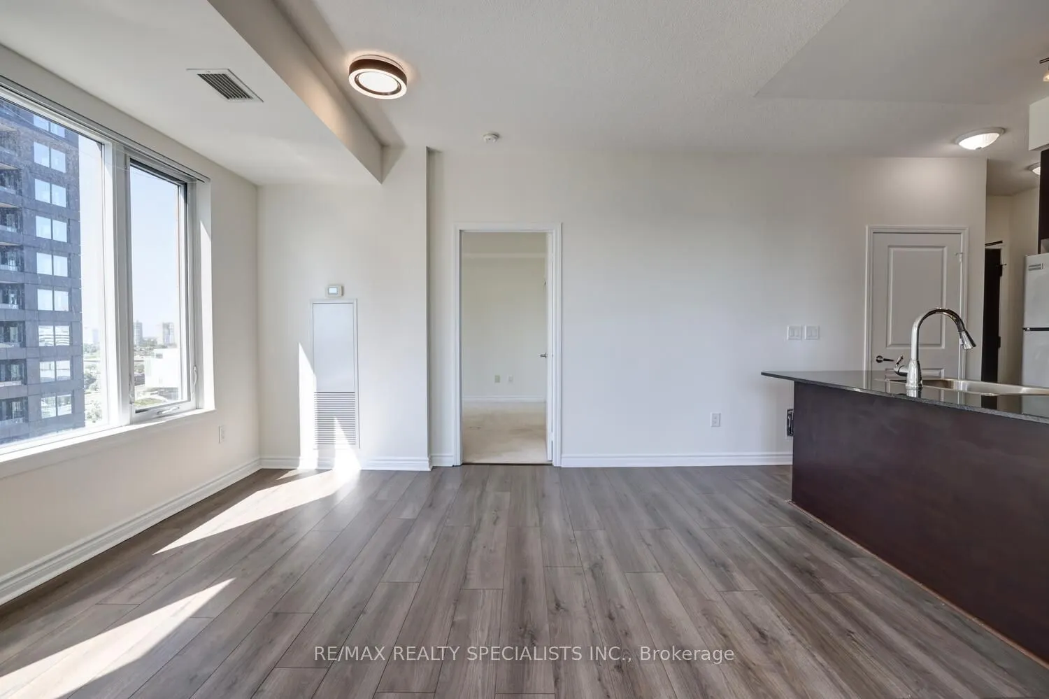 385 Prince Of Wales Drive, #1111