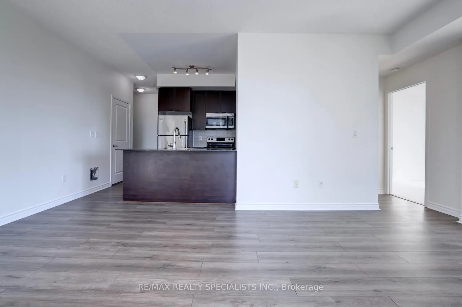 385 Prince Of Wales Drive, #1111