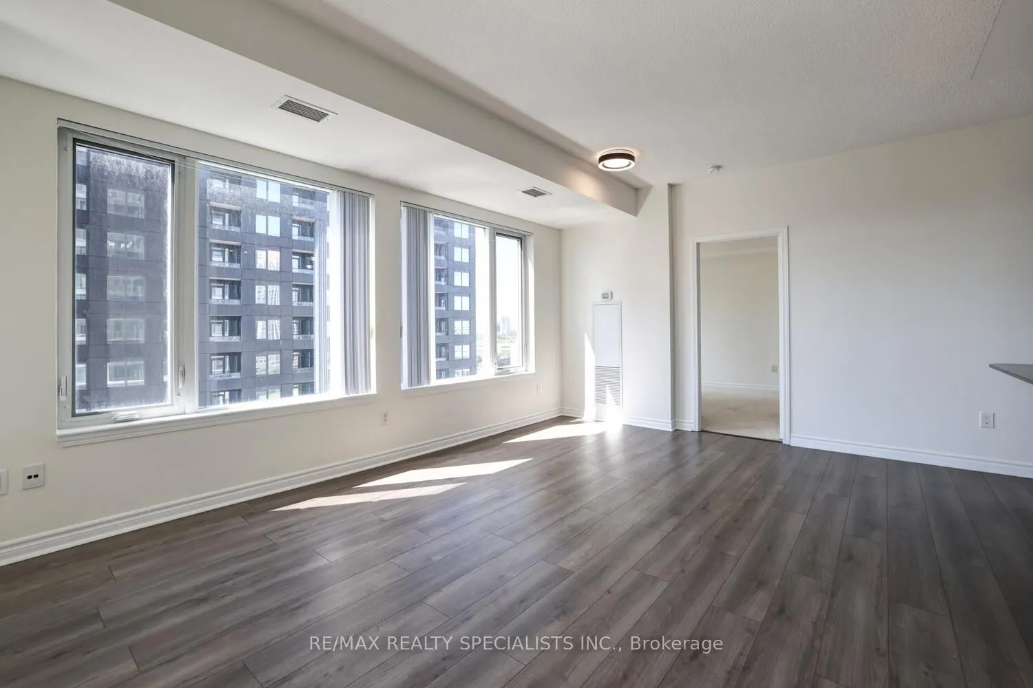 385 Prince Of Wales Drive, #1111
