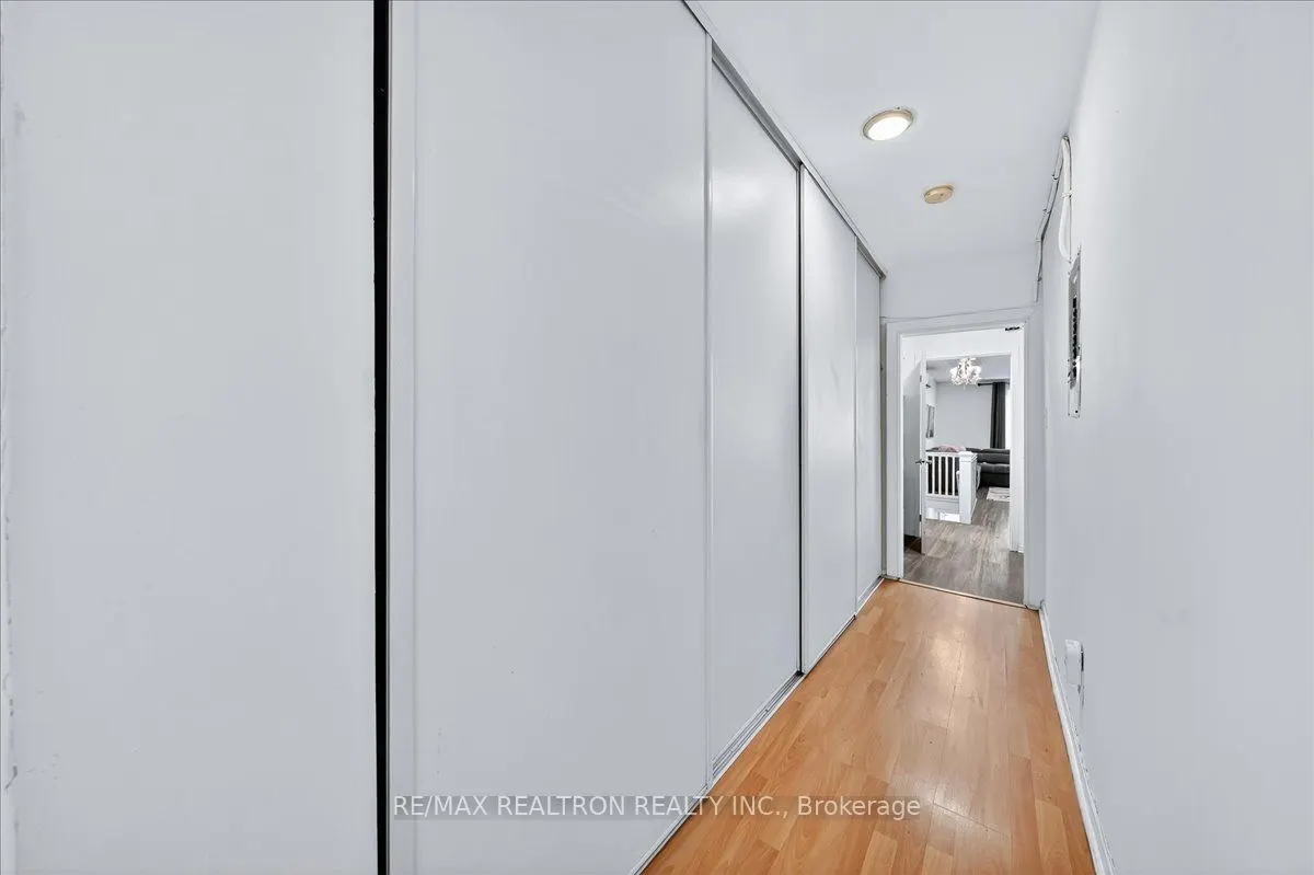 1640 Queen Street W