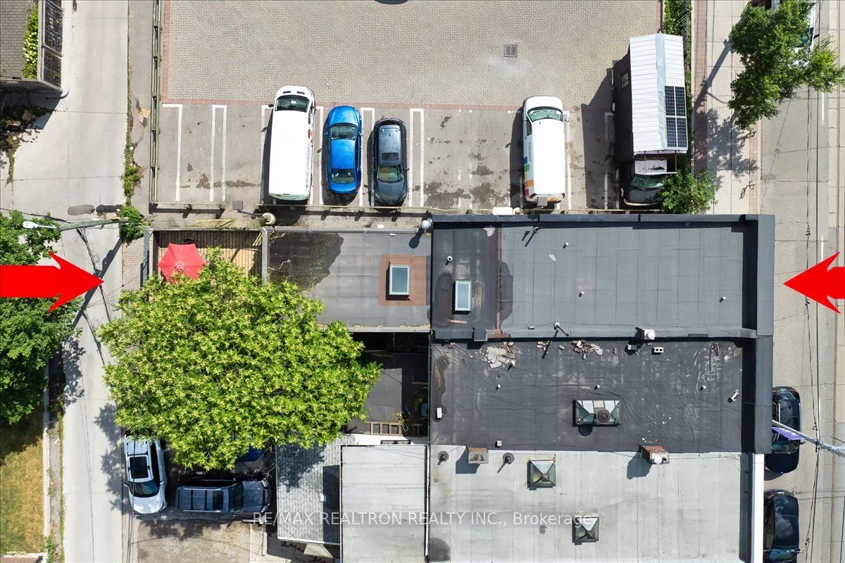 1640 Queen Street W