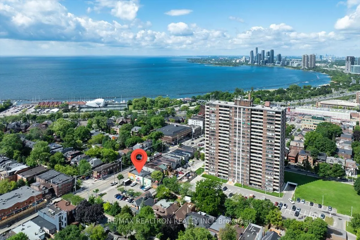 1640 Queen Street W