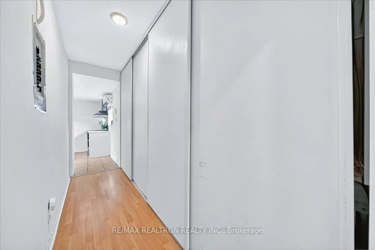1640 Queen Street W