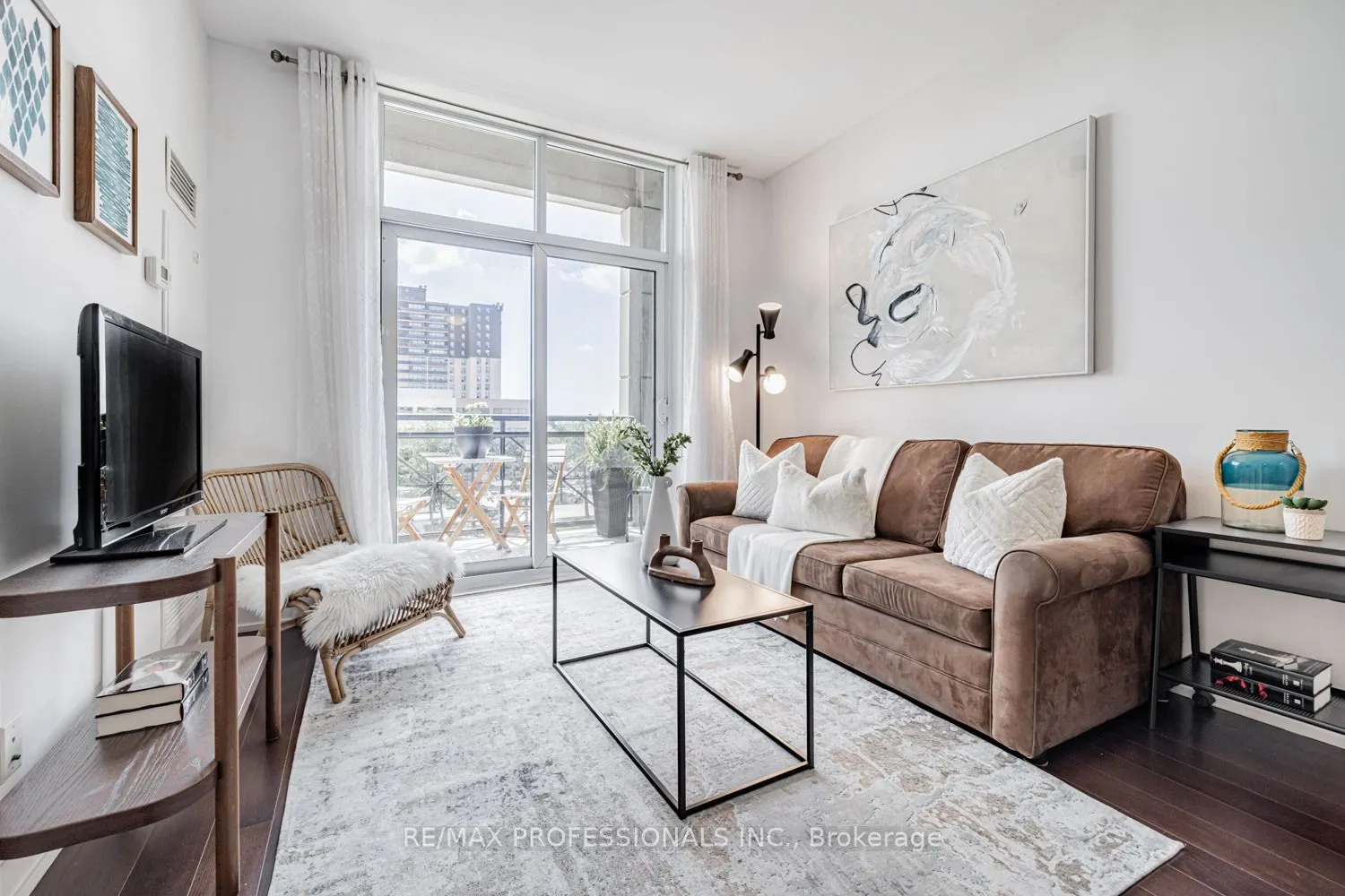 6 Eva Road, #205