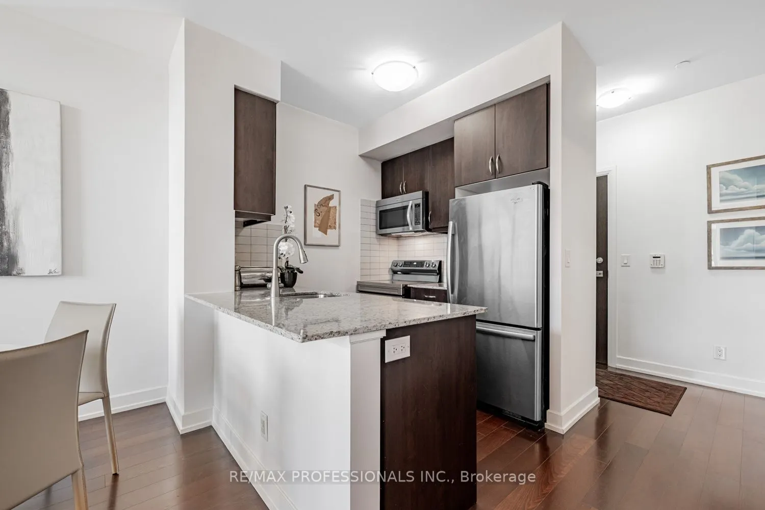 6 Eva Road, #205
