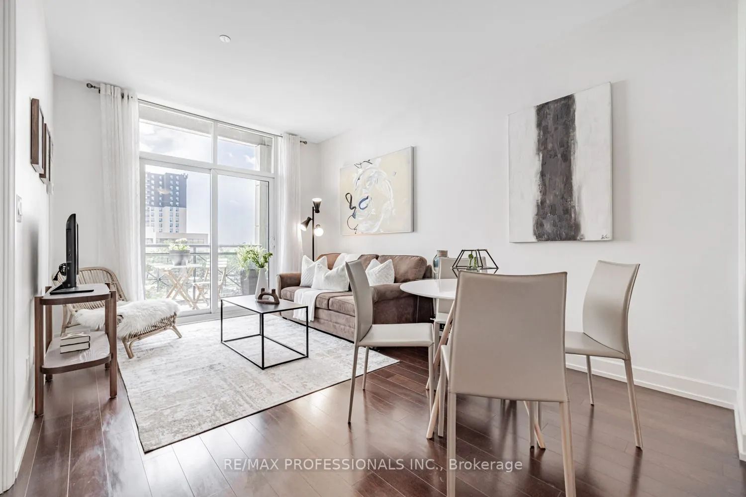 6 Eva Road, #205