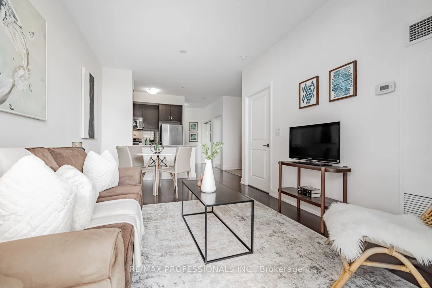 6 Eva Road, #205