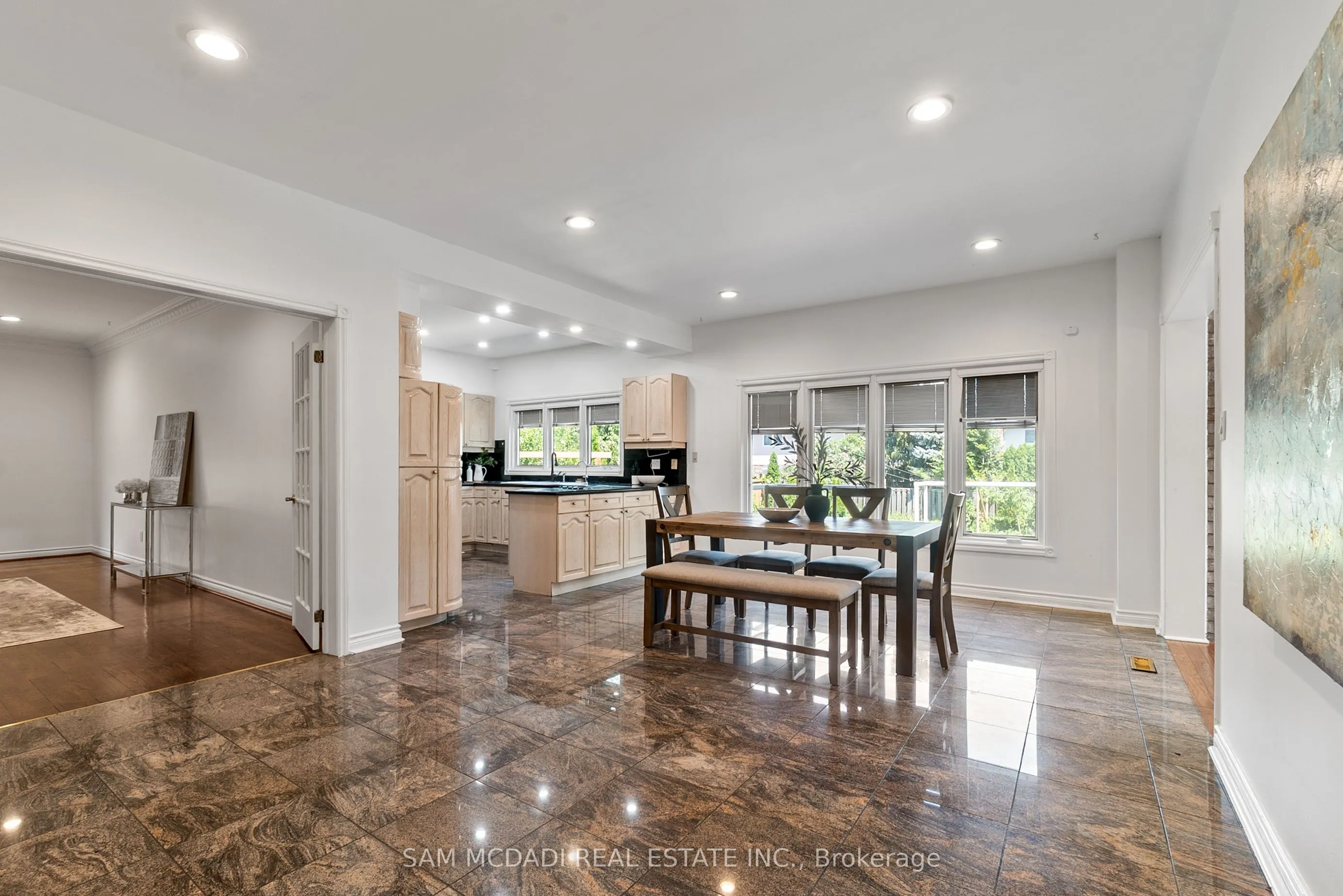 2339 Glengarry Road