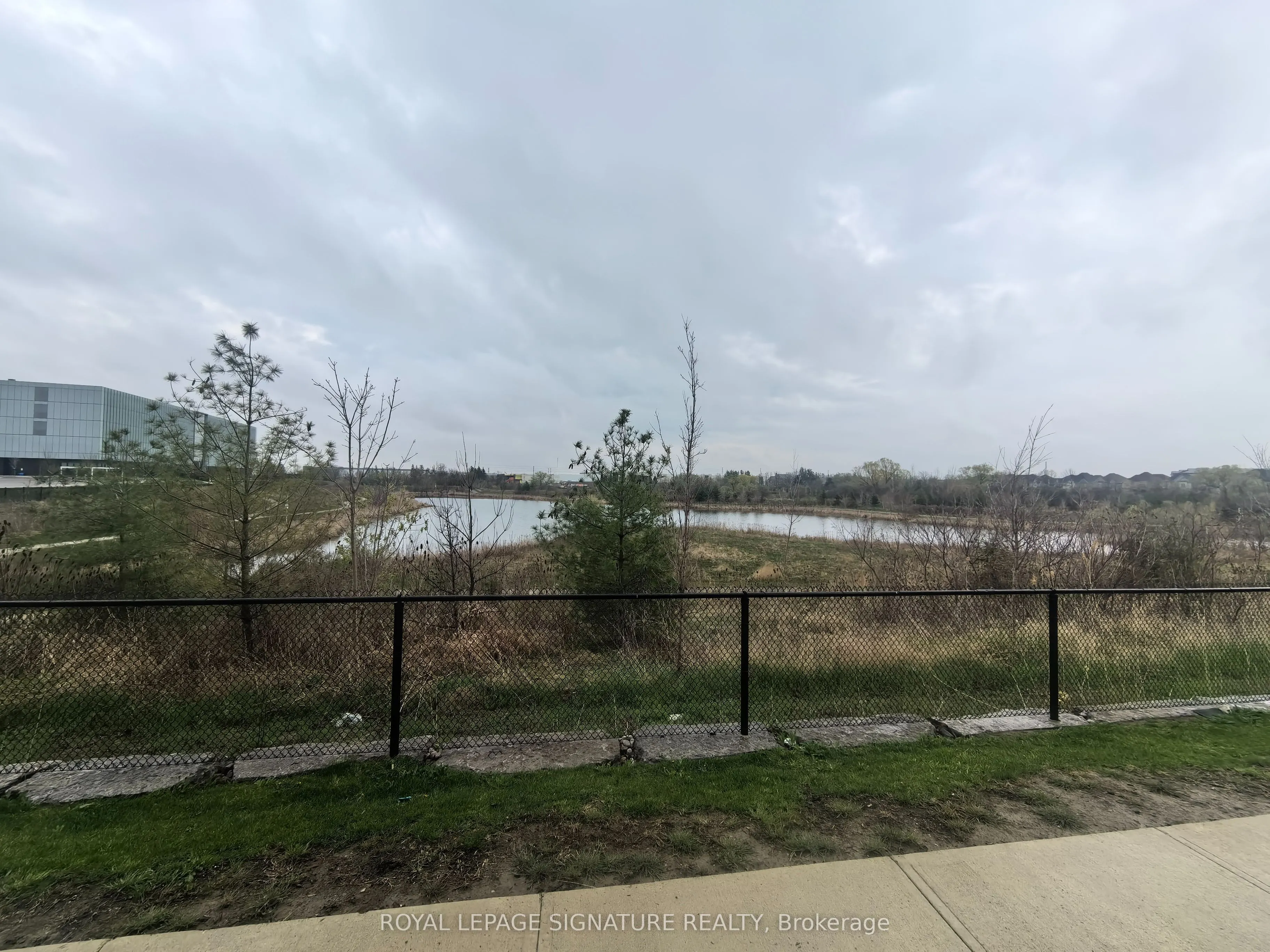1 Beckenrose Court, #68