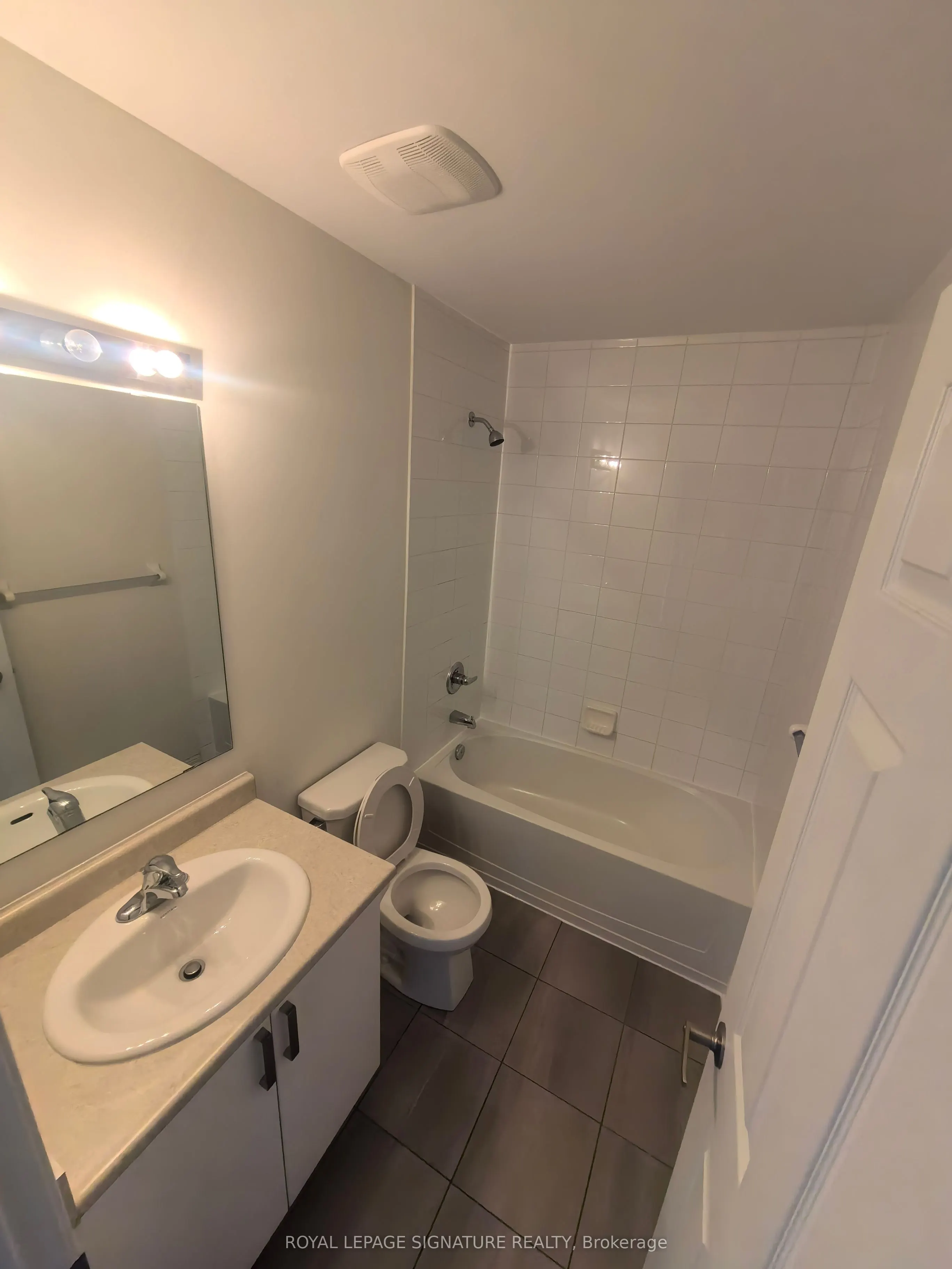 1 Beckenrose Court, #68