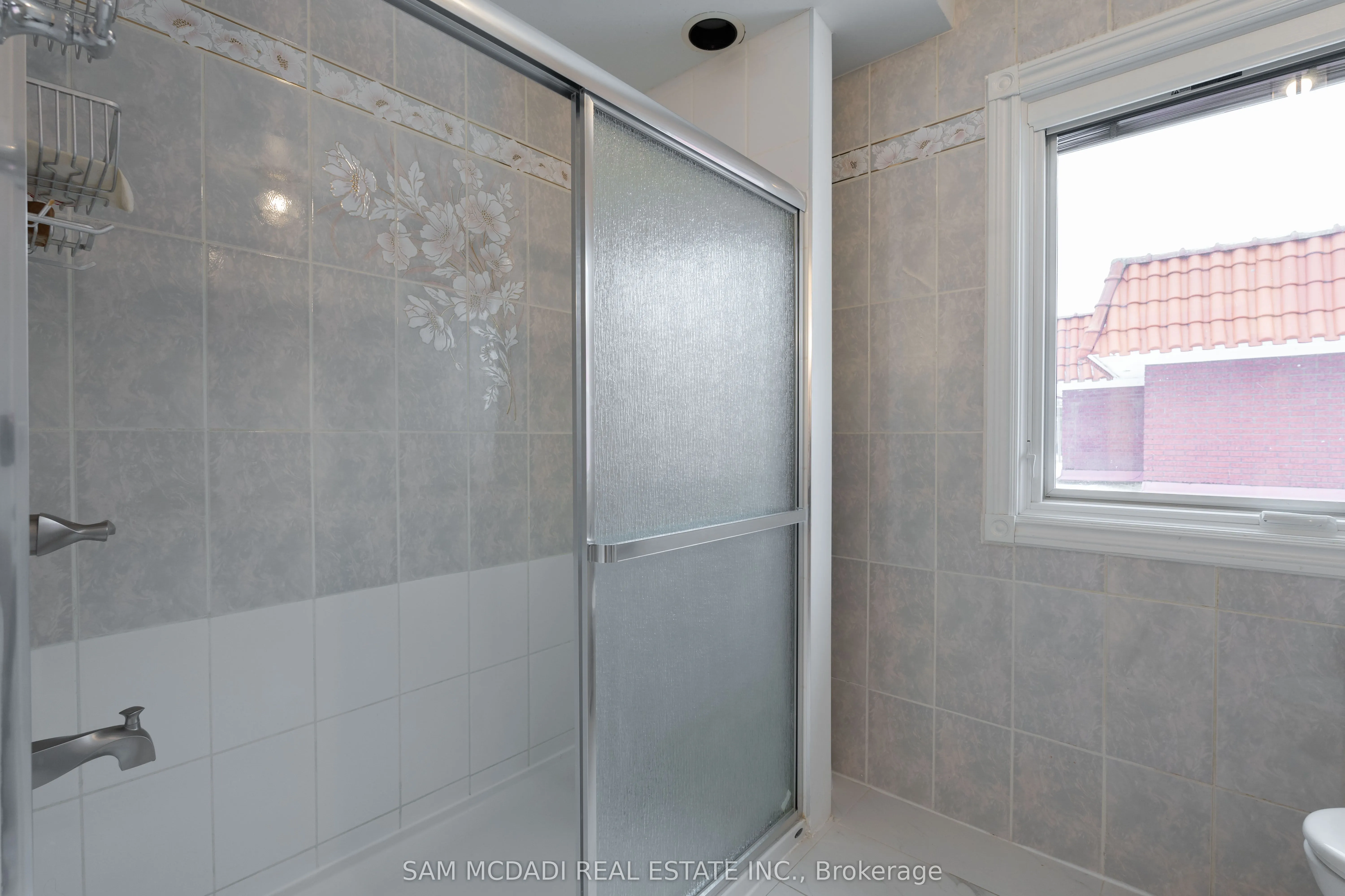 2339 Glengarry Road