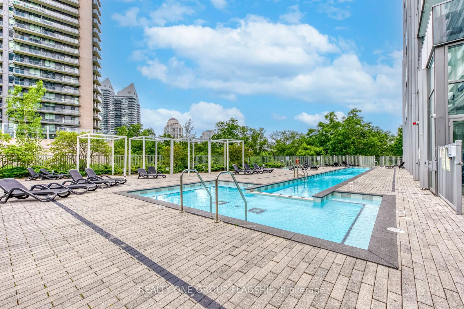 88 Park Lawn Road, #1105