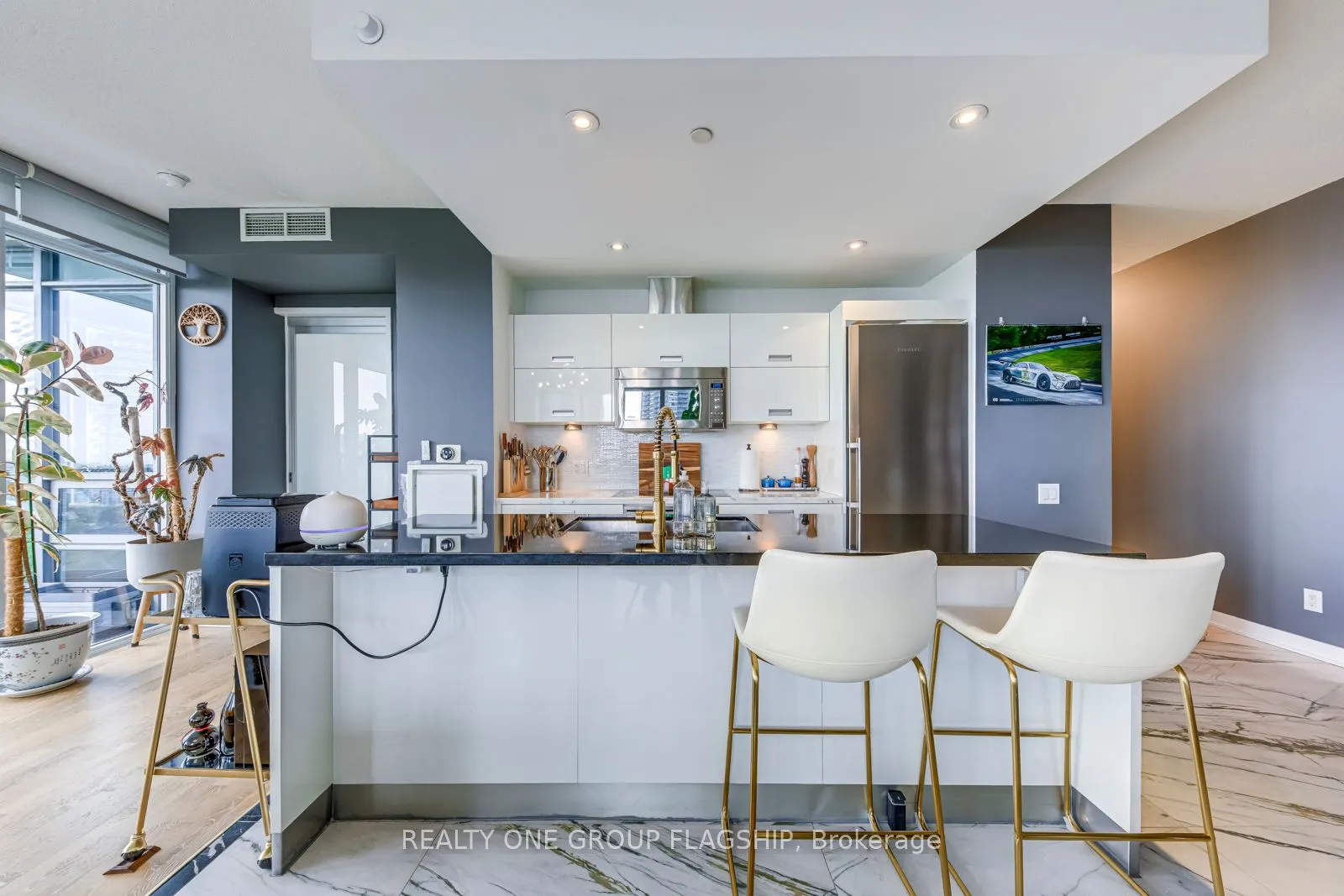88 Park Lawn Road, #1105