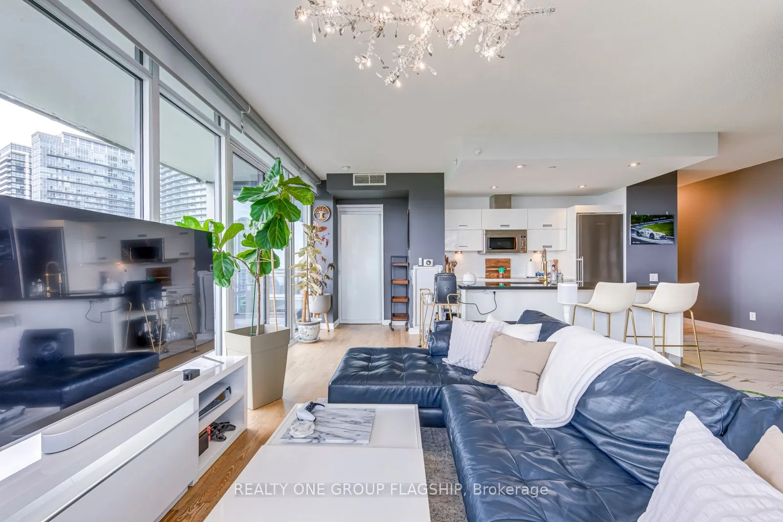 88 Park Lawn Road, #1105