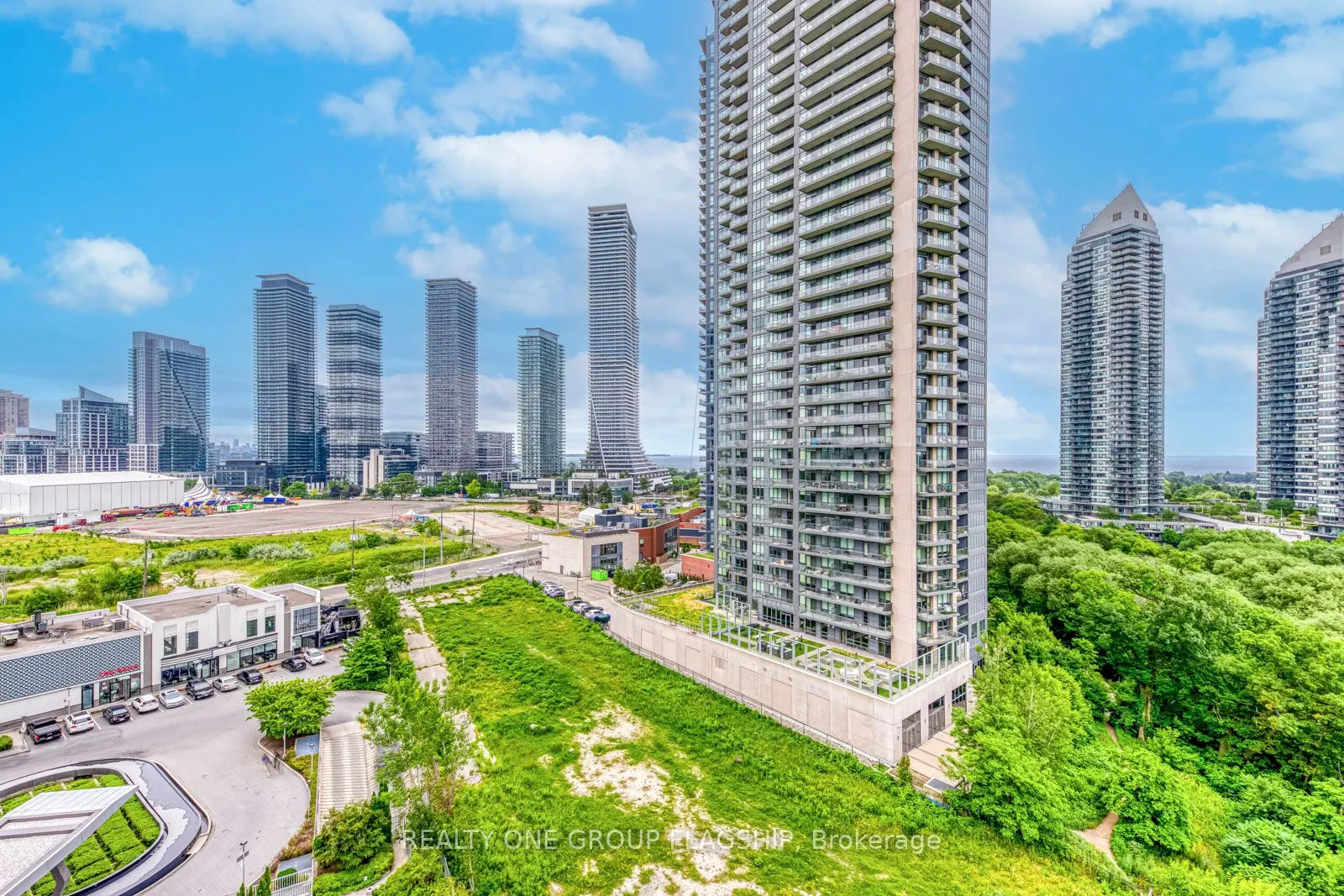 88 Park Lawn Road, #1105