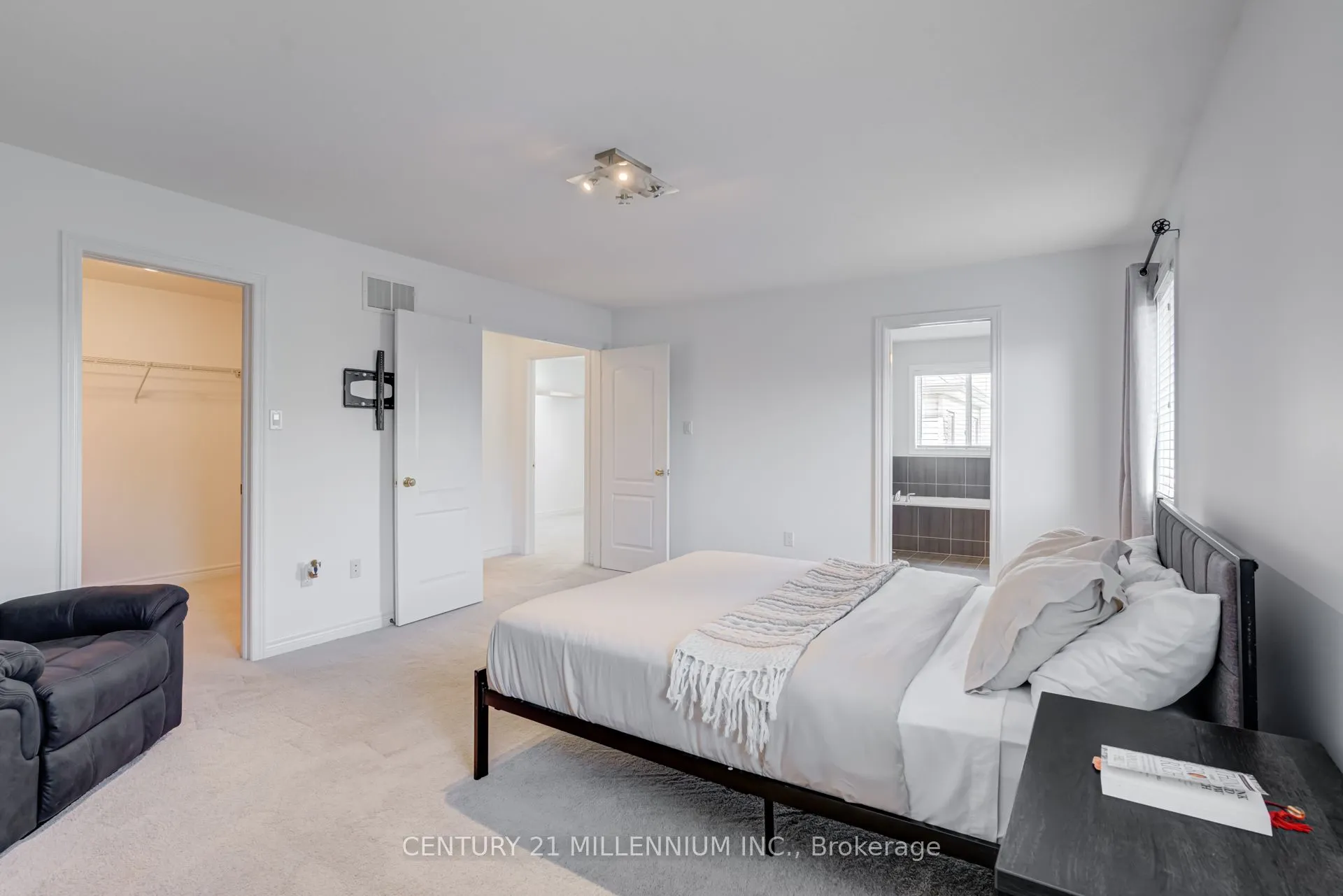 82 Wardlaw Avenue