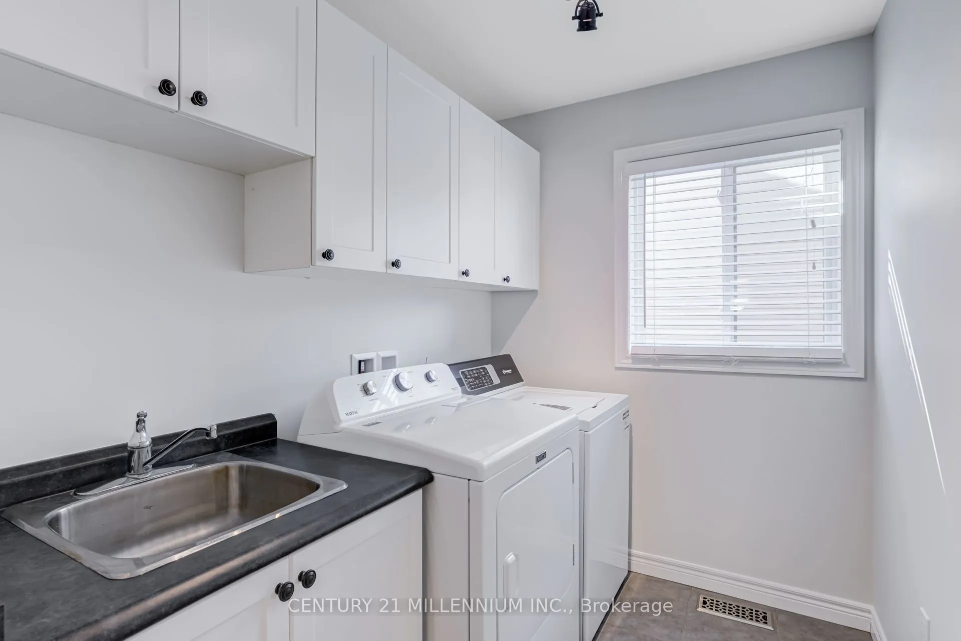 82 Wardlaw Avenue