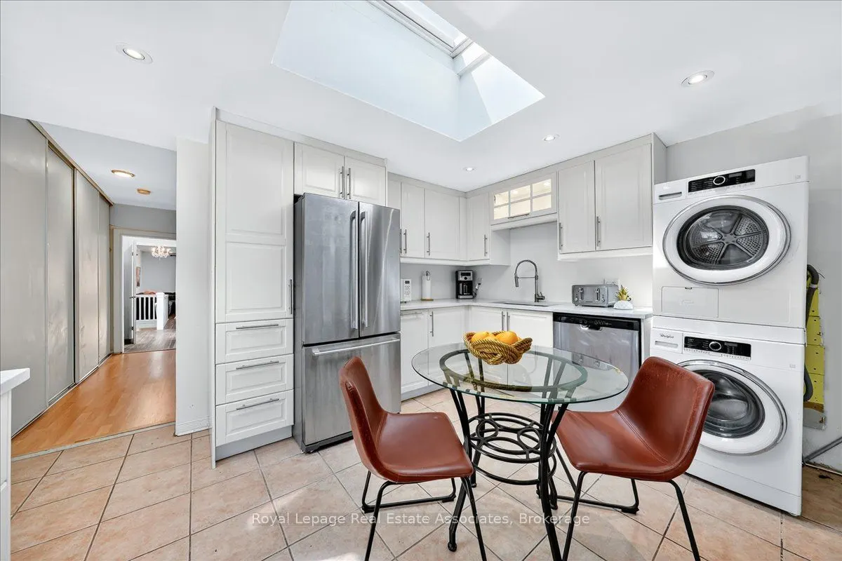 1640 Queen Street W