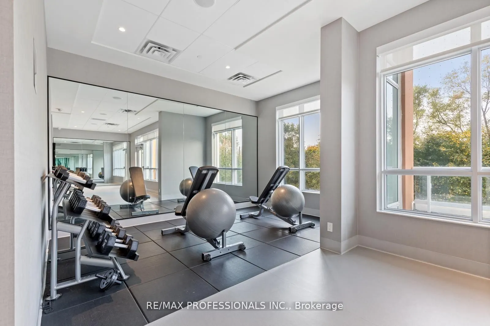10 Wilby Crescent, #1603