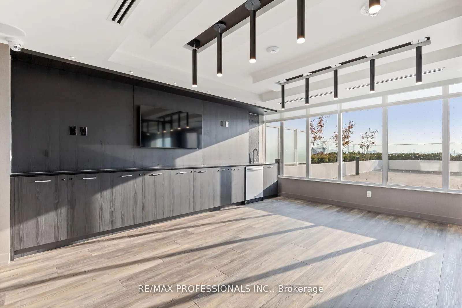 10 Wilby Crescent, #1603