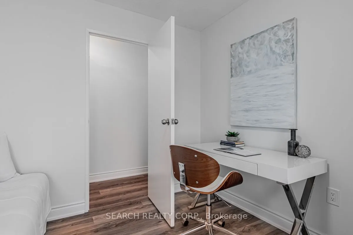 3590 Kaneff Crescent, #1108