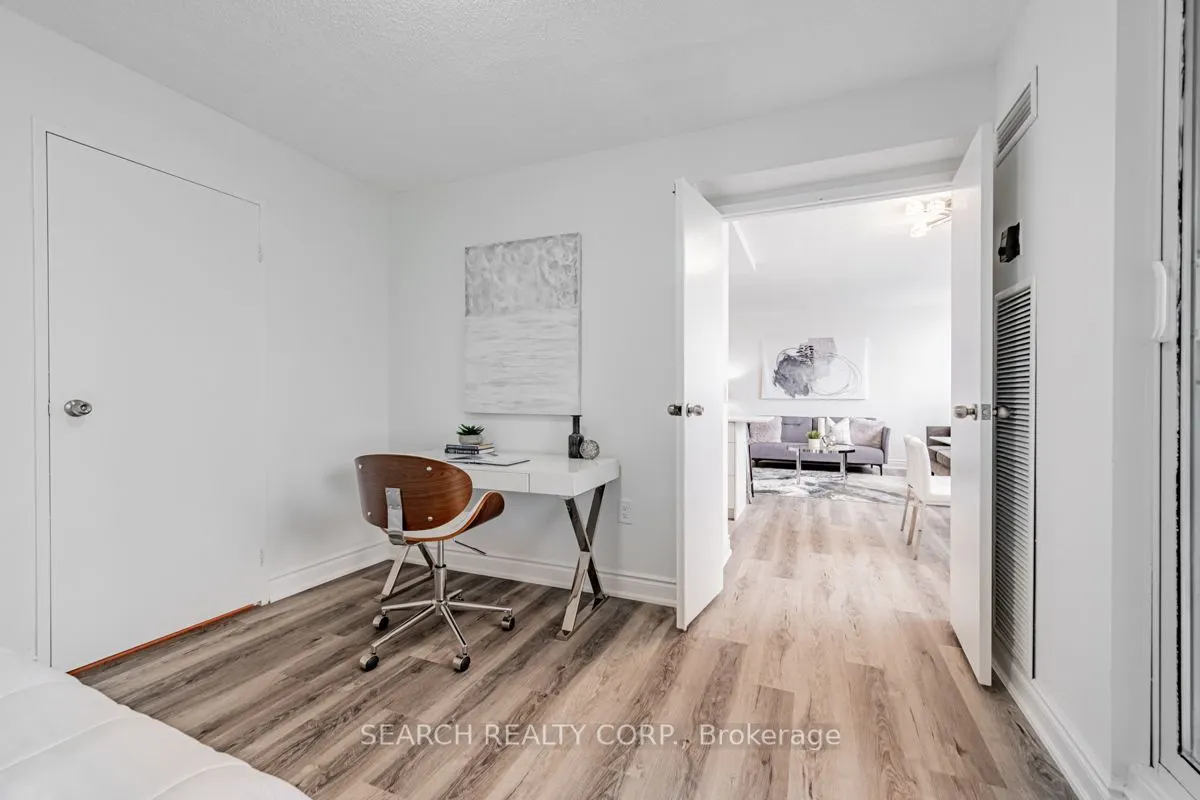 3590 Kaneff Crescent, #1108