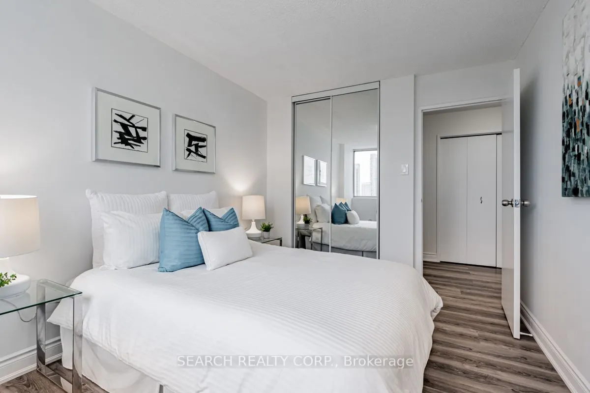 3590 Kaneff Crescent, #1108