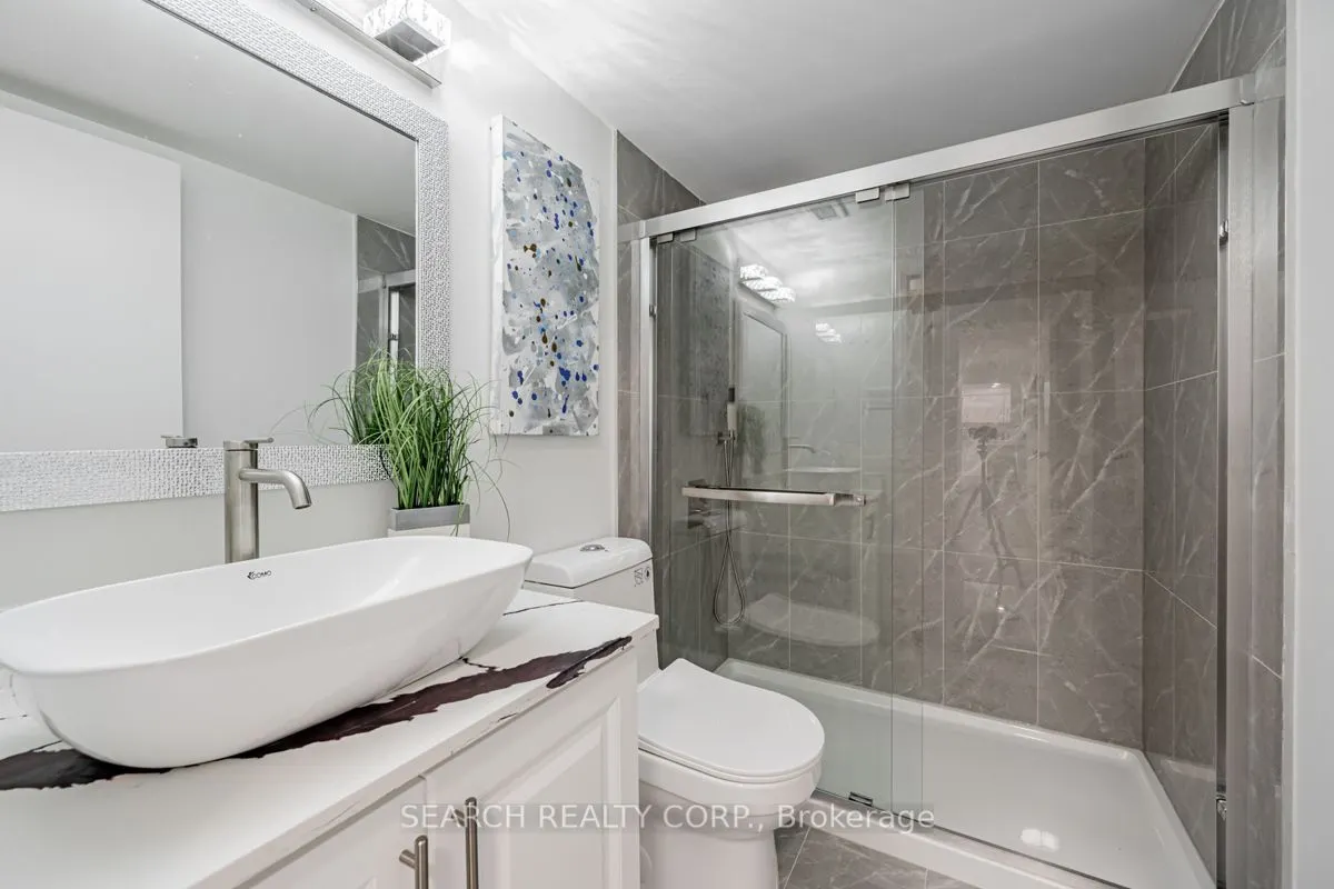 3590 Kaneff Crescent, #1108